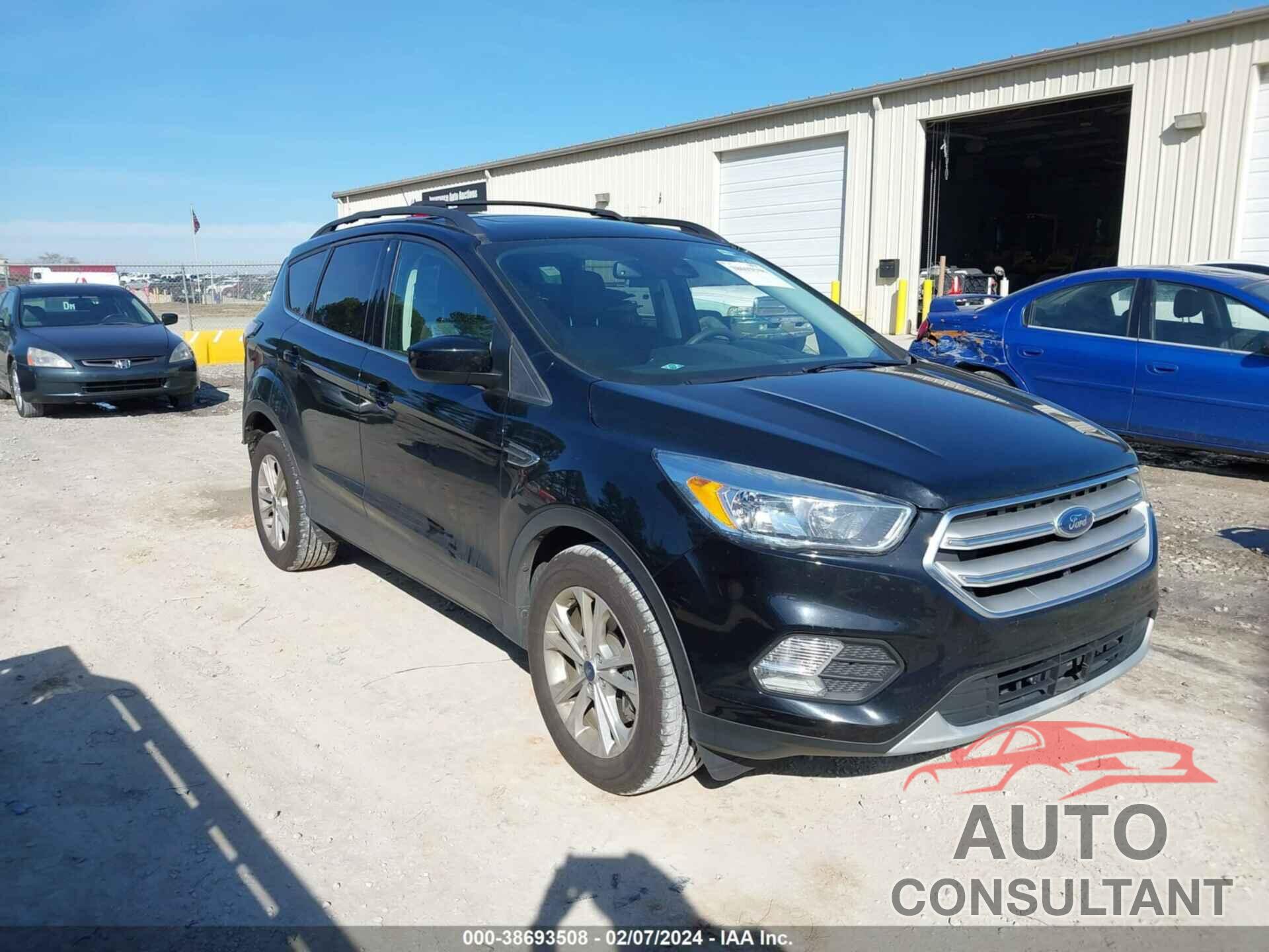 FORD ESCAPE 2018 - 1FMCU9GD7JUD12188