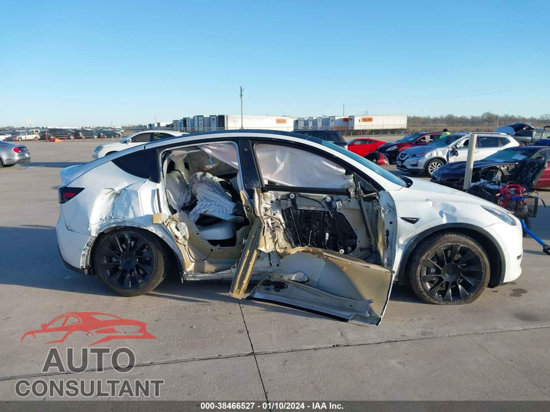 TESLA MODEL Y 2020 - 5YJYGDEEXLF018456