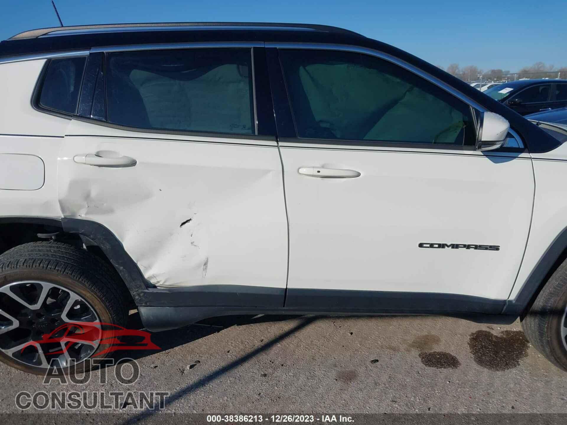 JEEP COMPASS 2018 - 3C4NJDCB7JT100687