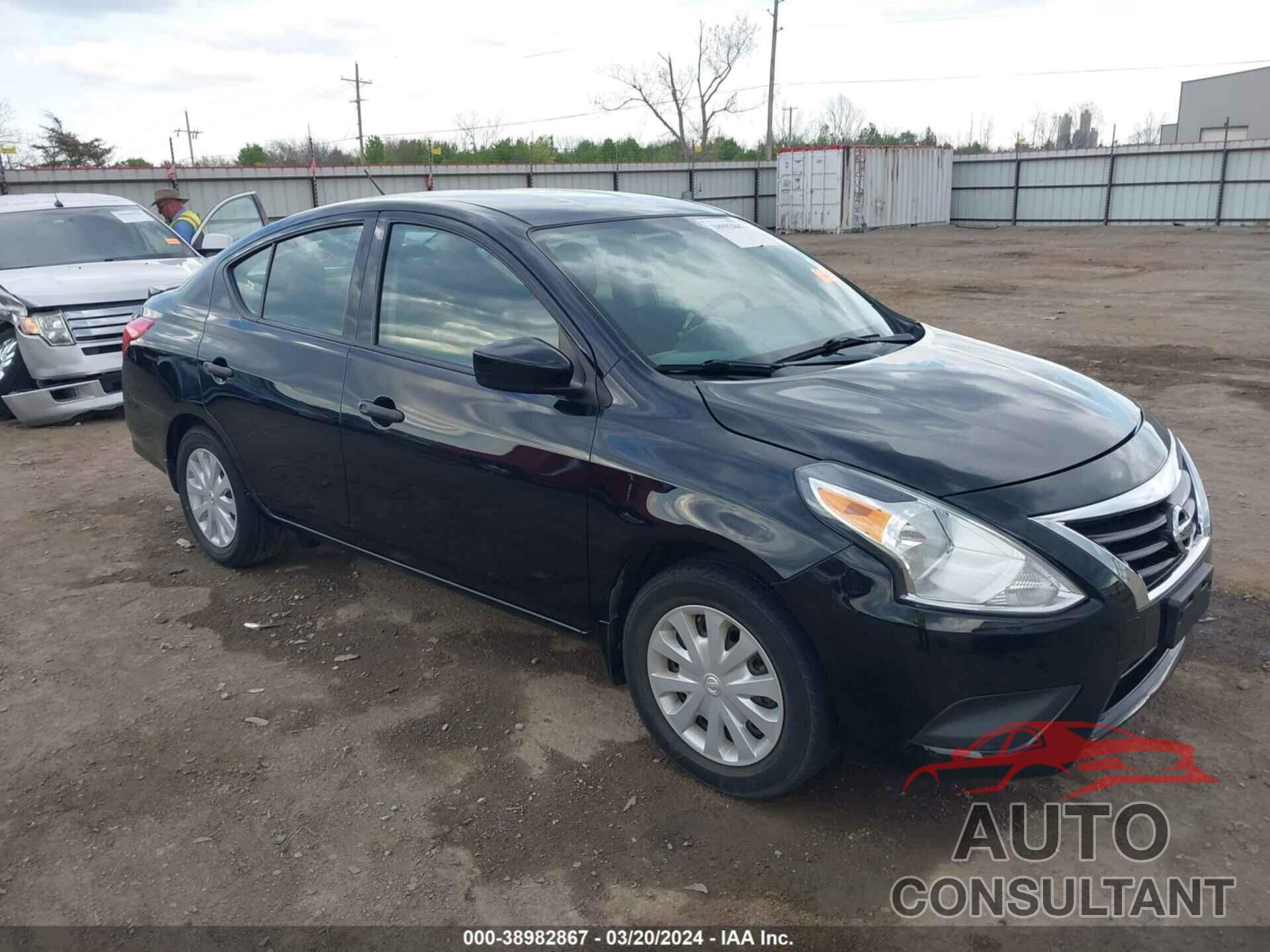 NISSAN VERSA 2018 - 3N1CN7AP8JL830283