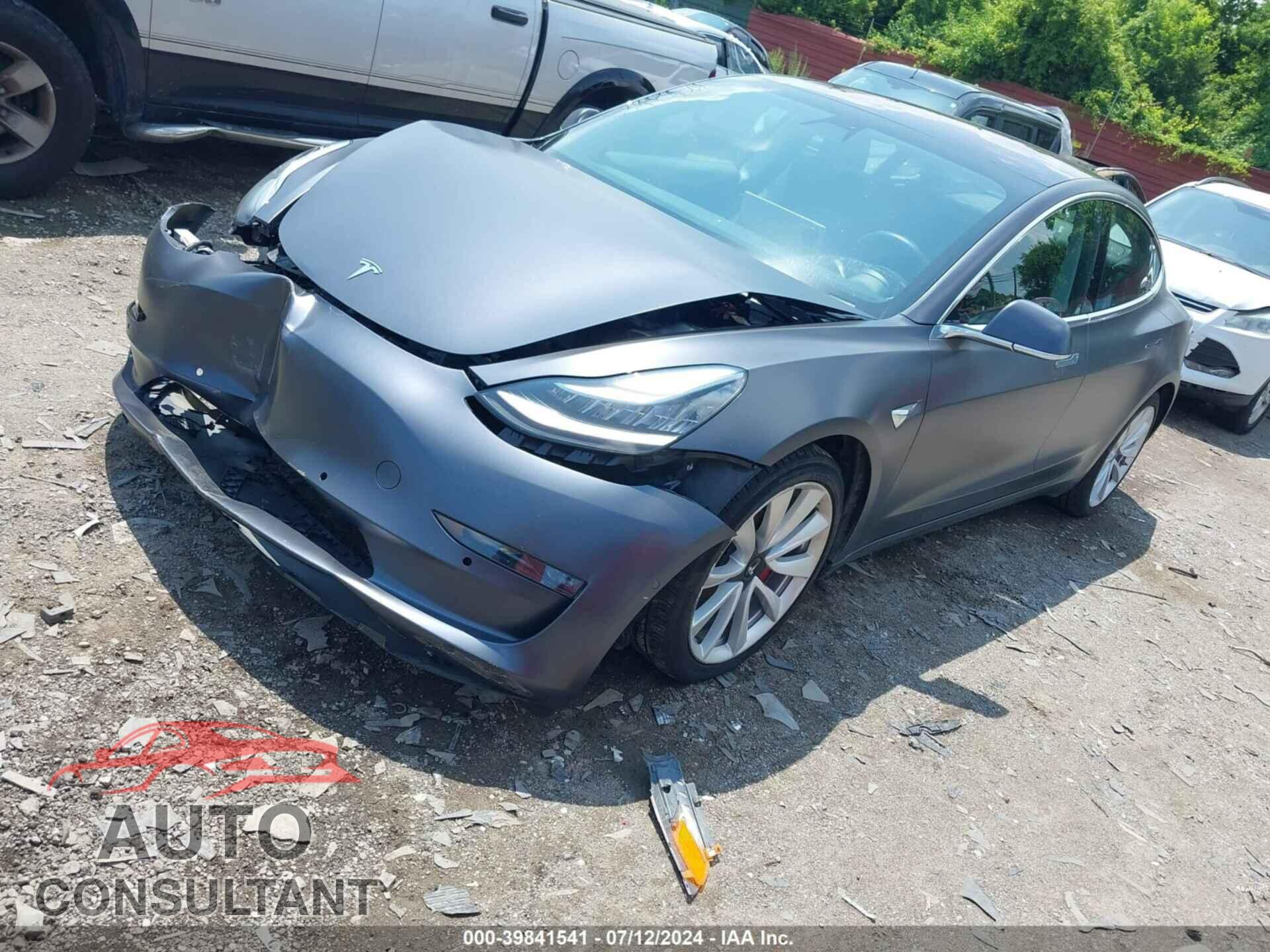 TESLA MODEL 3 2018 - 5YJ3E1EB5JF145357