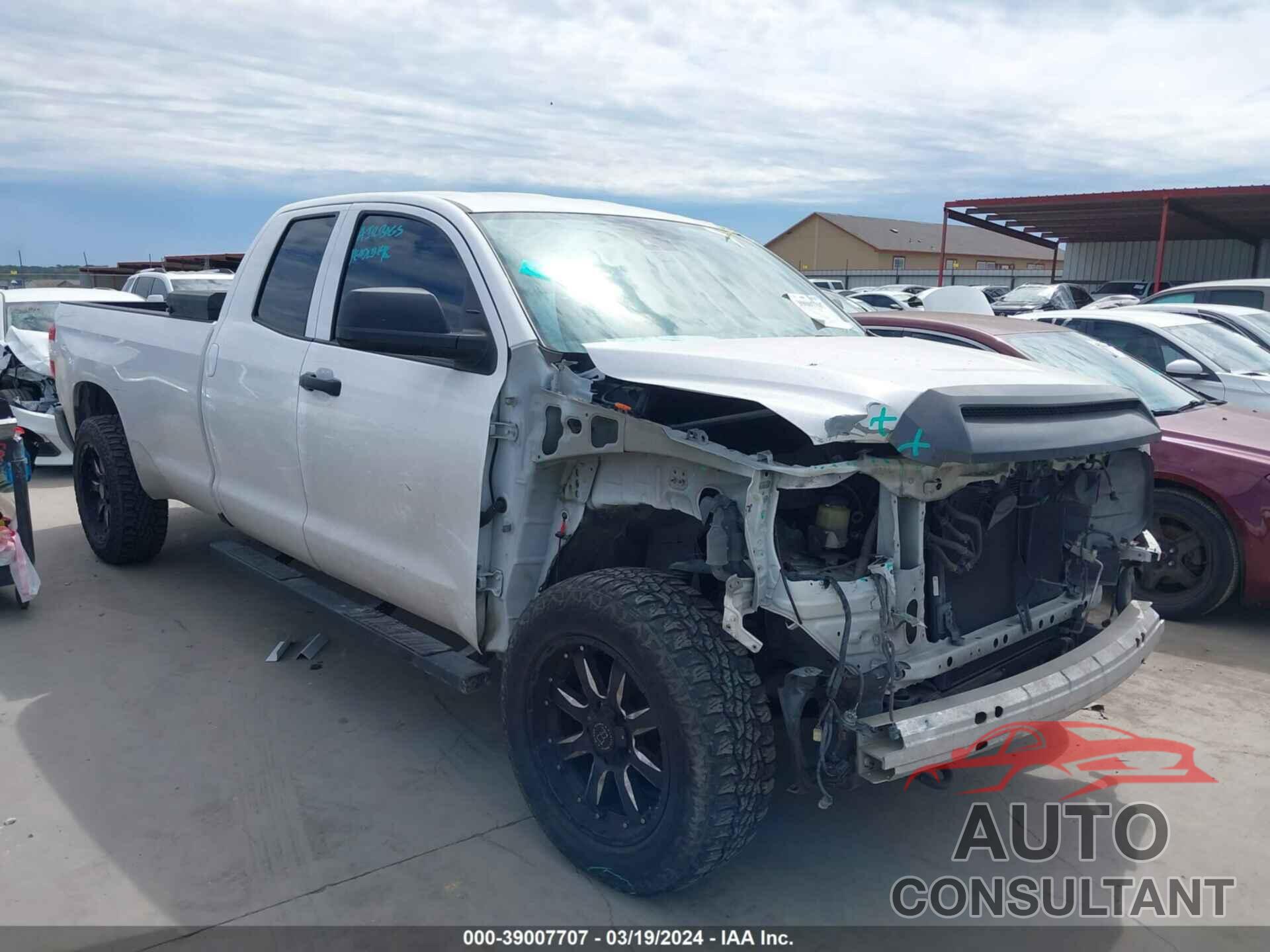 TOYOTA TUNDRA 2018 - 5TFCW5F13JX023967