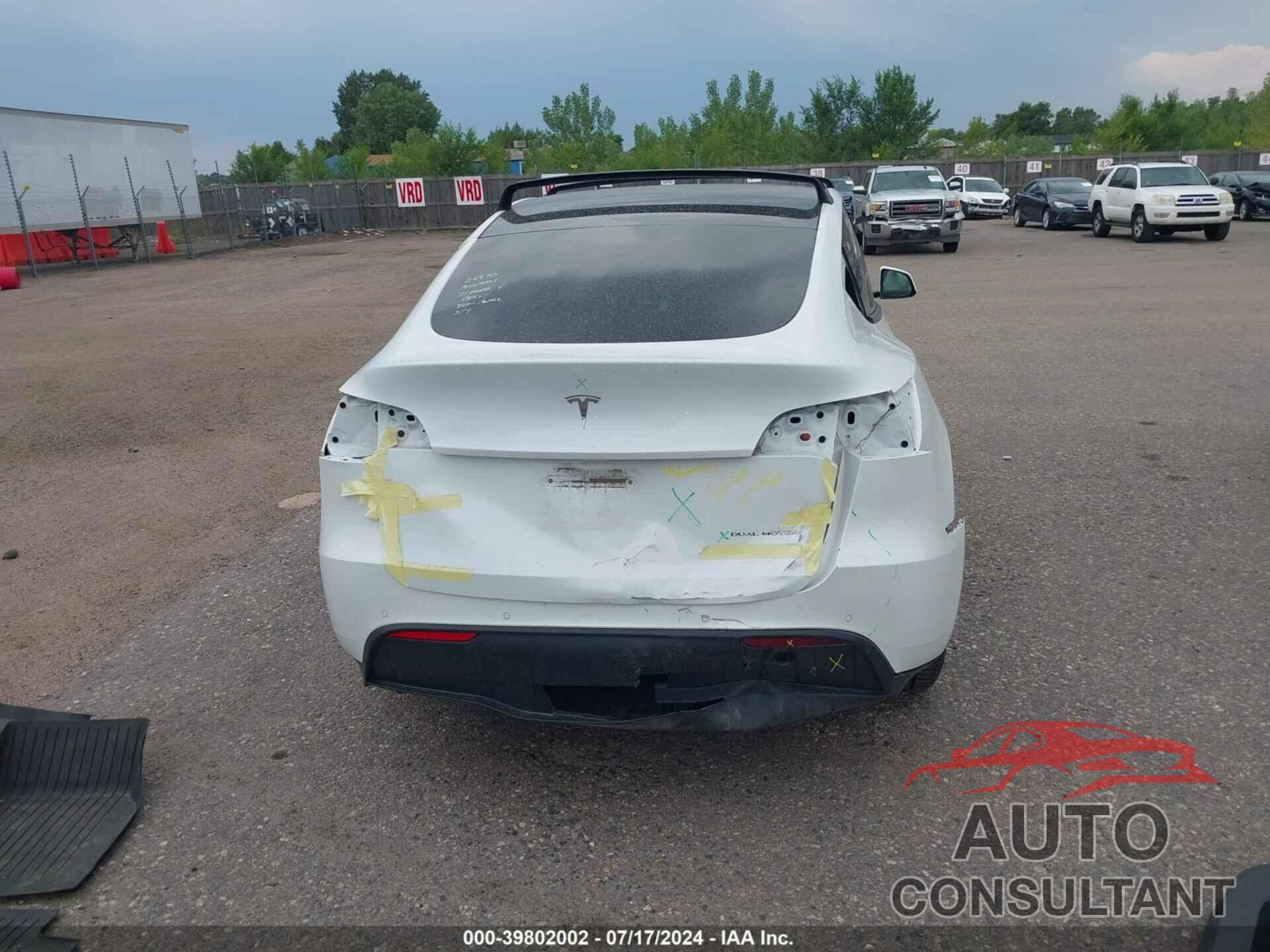 TESLA MODEL Y 2021 - 5YJYGDEE8MF266500