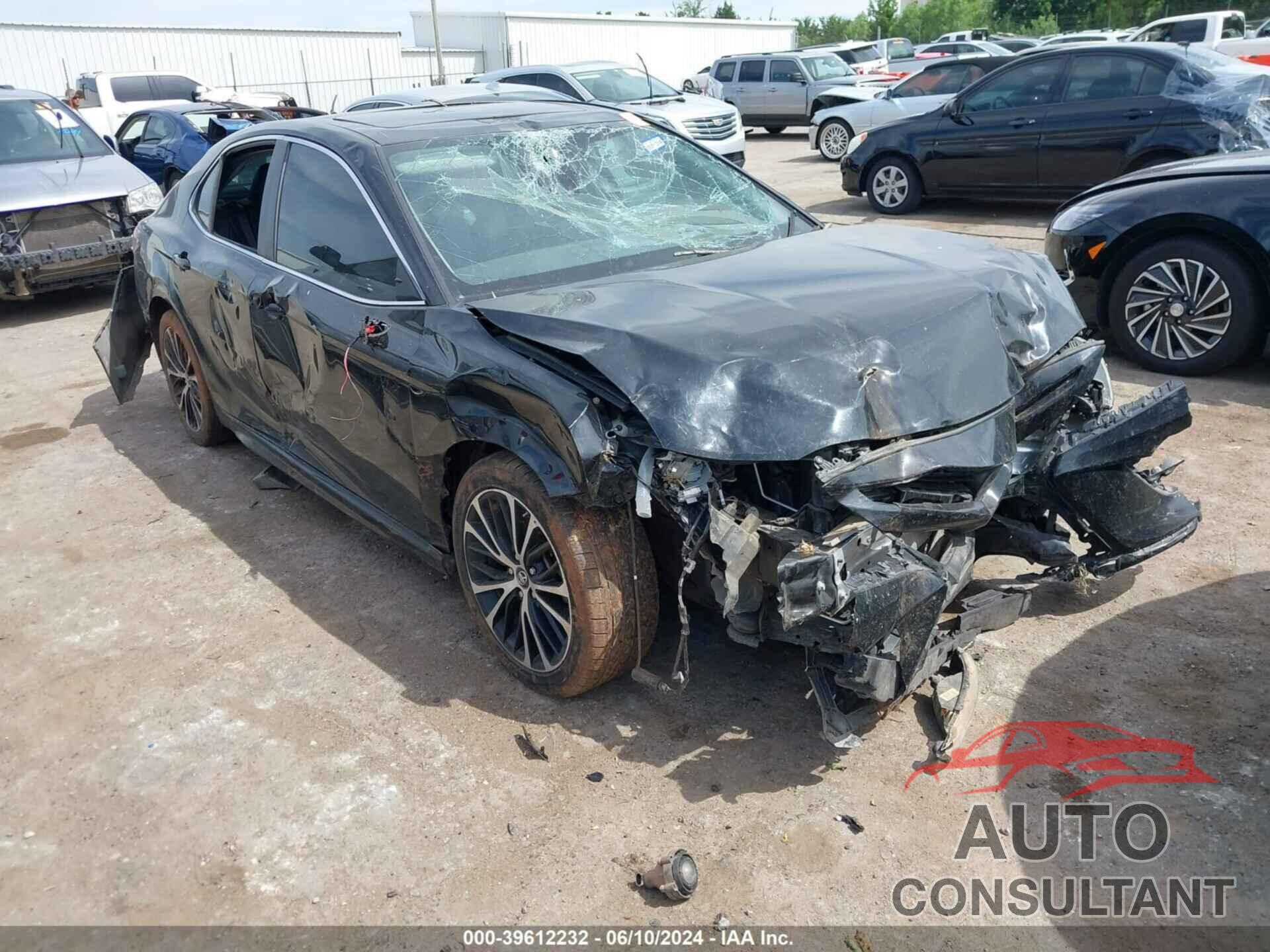 TOYOTA CAMRY 2019 - 4T1B11HK2KU800629