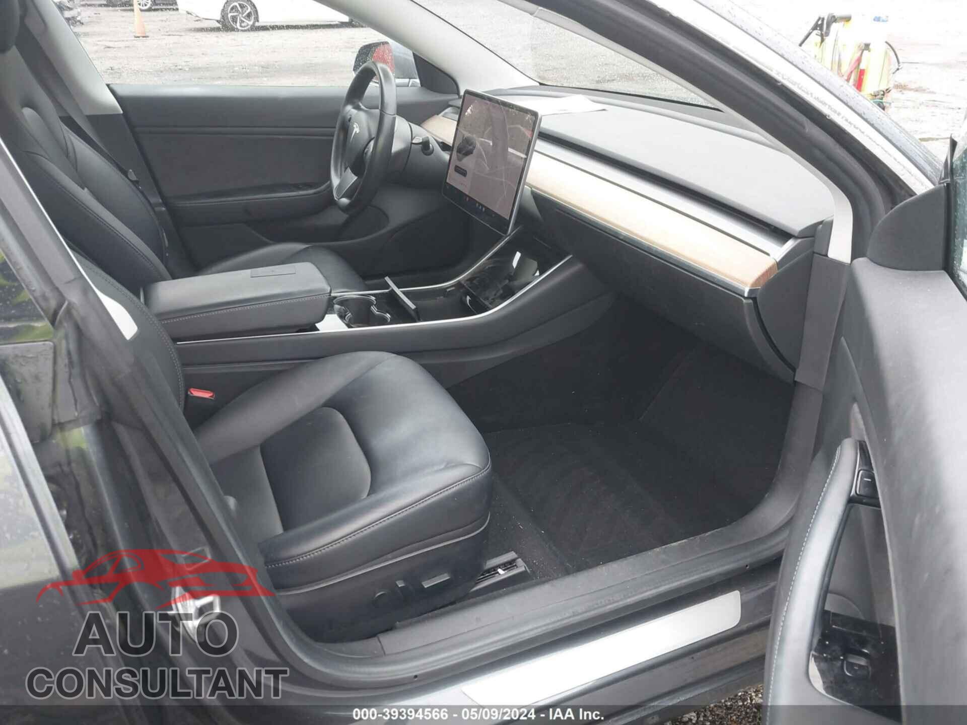 TESLA MODEL 3 2018 - 5YJ3E1EA4JF028151