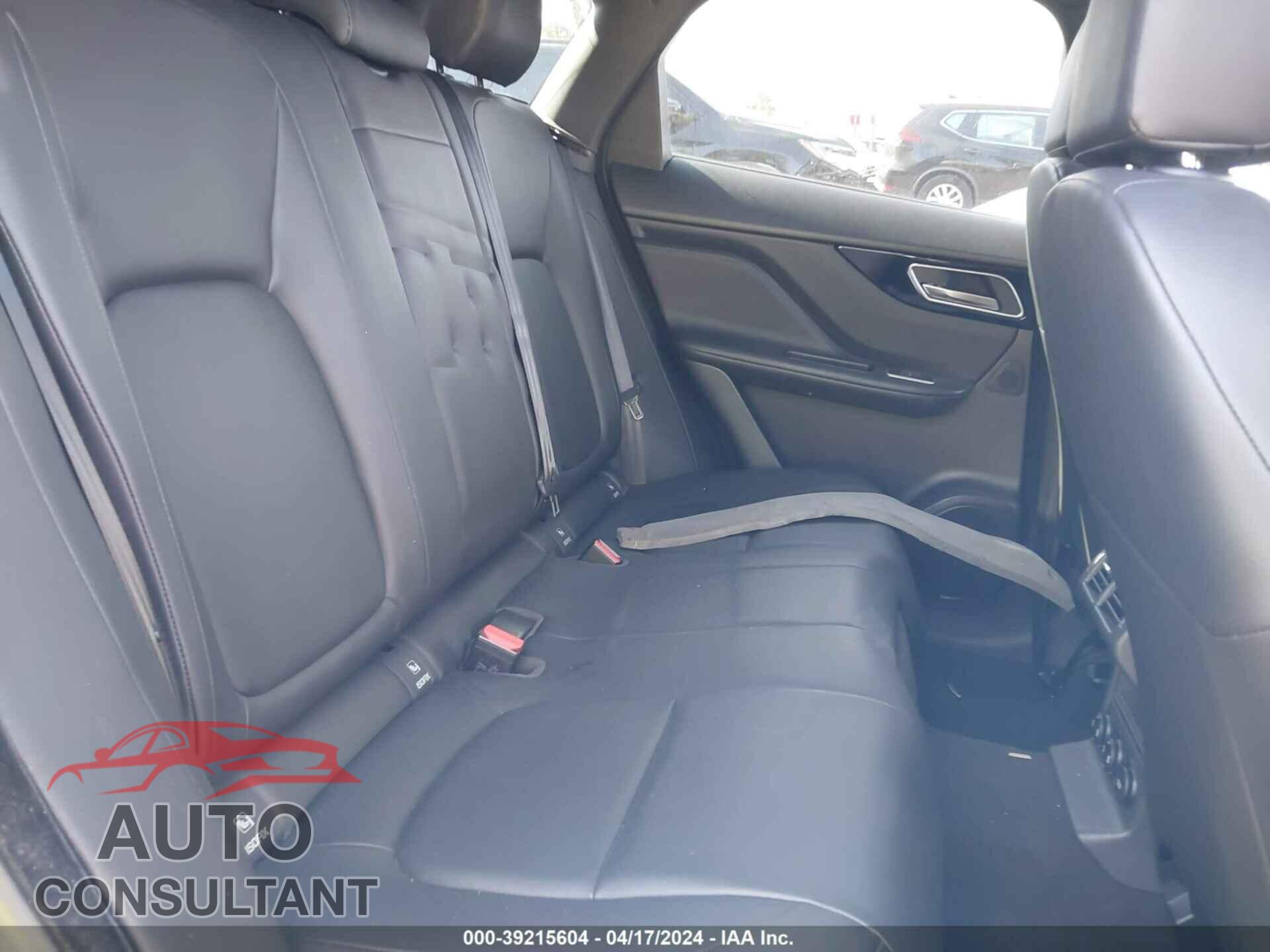 JAGUAR F-PACE 2017 - SADCJ2BV0HA077170