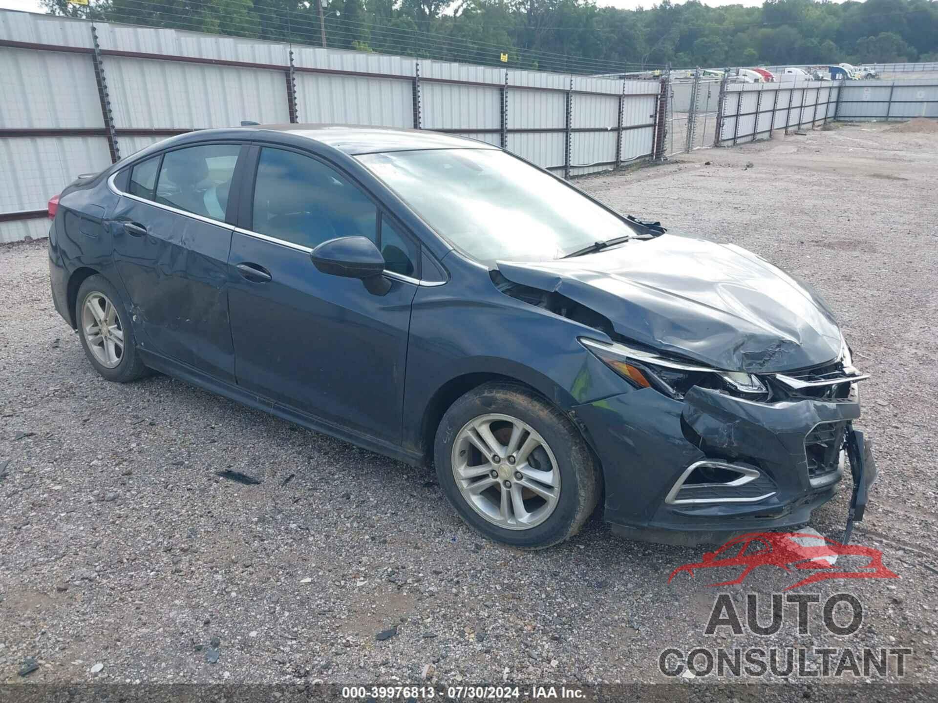 CHEVROLET CRUZE 2018 - 1G1BE5SM4J7157281