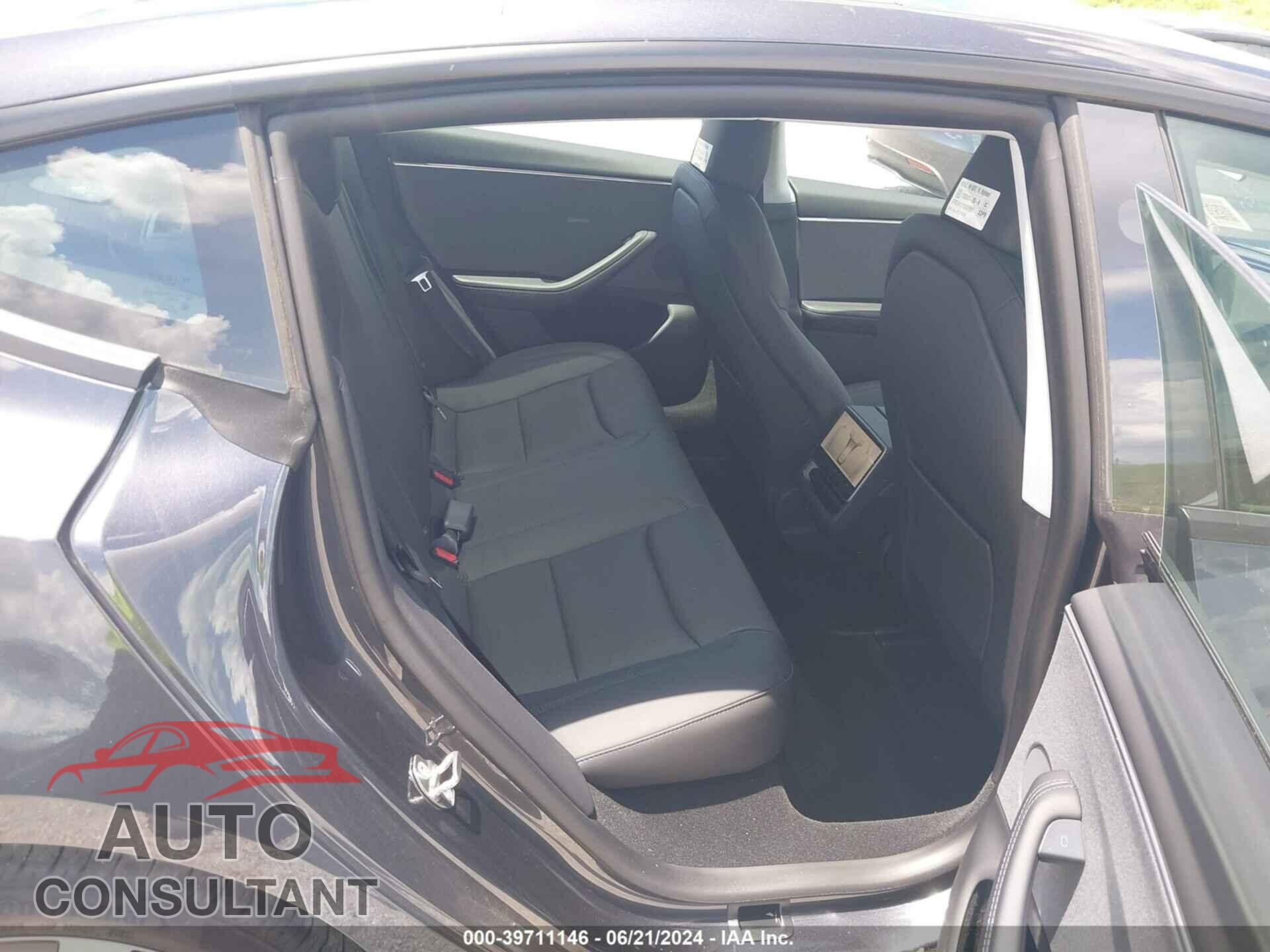 TESLA MODEL 3 2024 - 5YJ3E1EA4RF752501