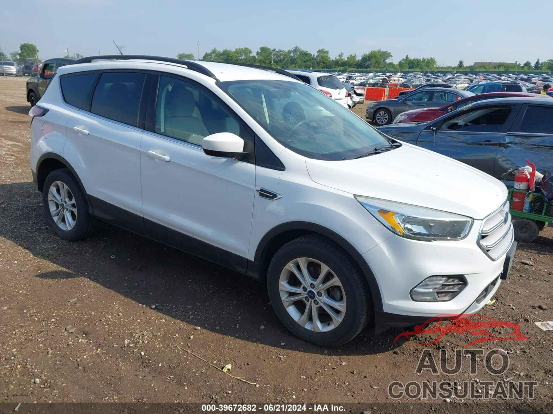 FORD ESCAPE 2018 - 1FMCU0GD5JUA11334