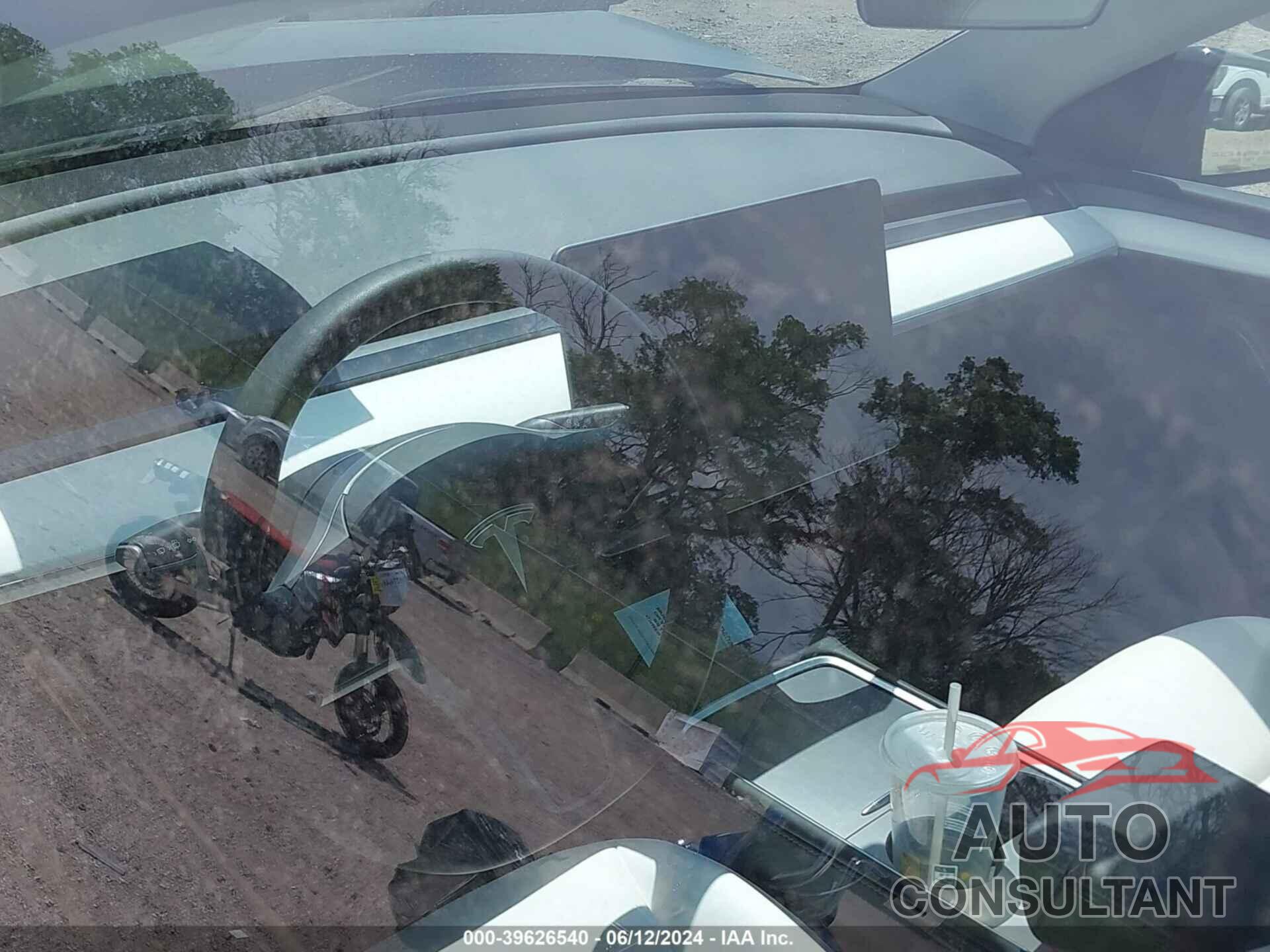 TESLA MODEL Y 2022 - 7SAYGAEE0NF575669