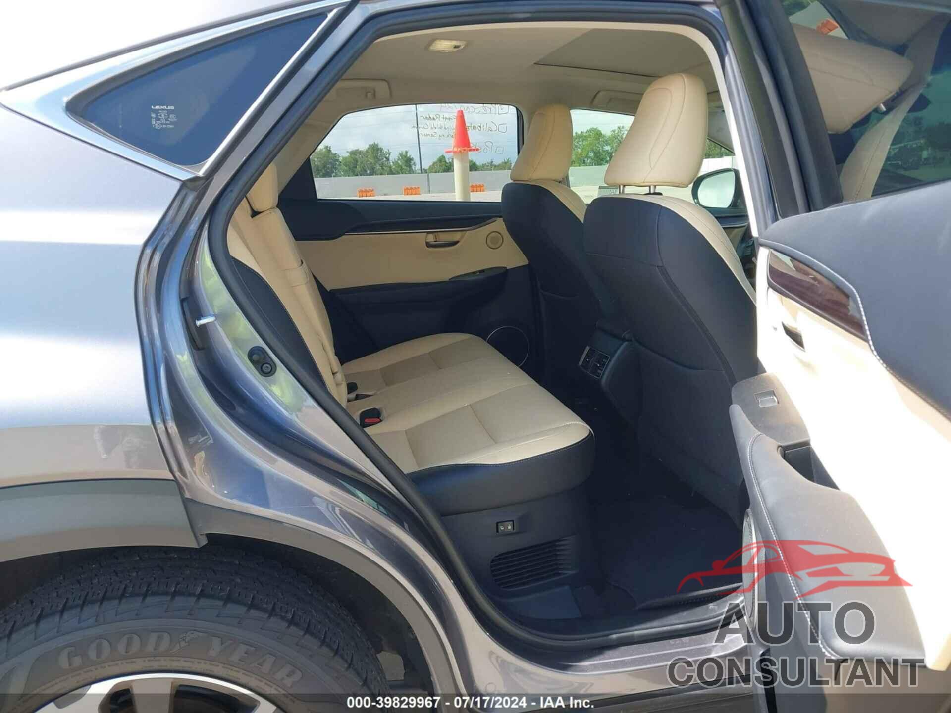LEXUS NX 300 2018 - JTJYARBZ2J2102161