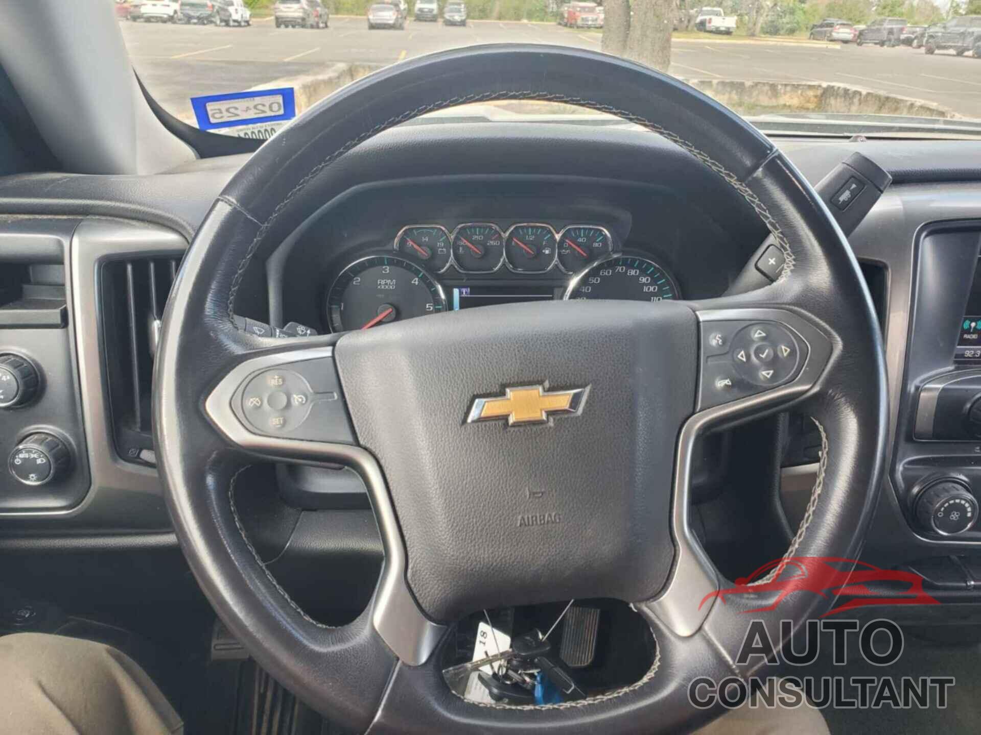 CHEVROLET SILVERADO 2018 - 3GCUKREC2JG277829