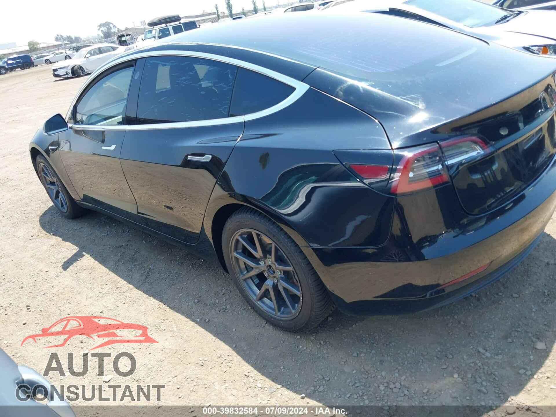 TESLA MODEL 3 2018 - 5YJ3E1EA1JF011355