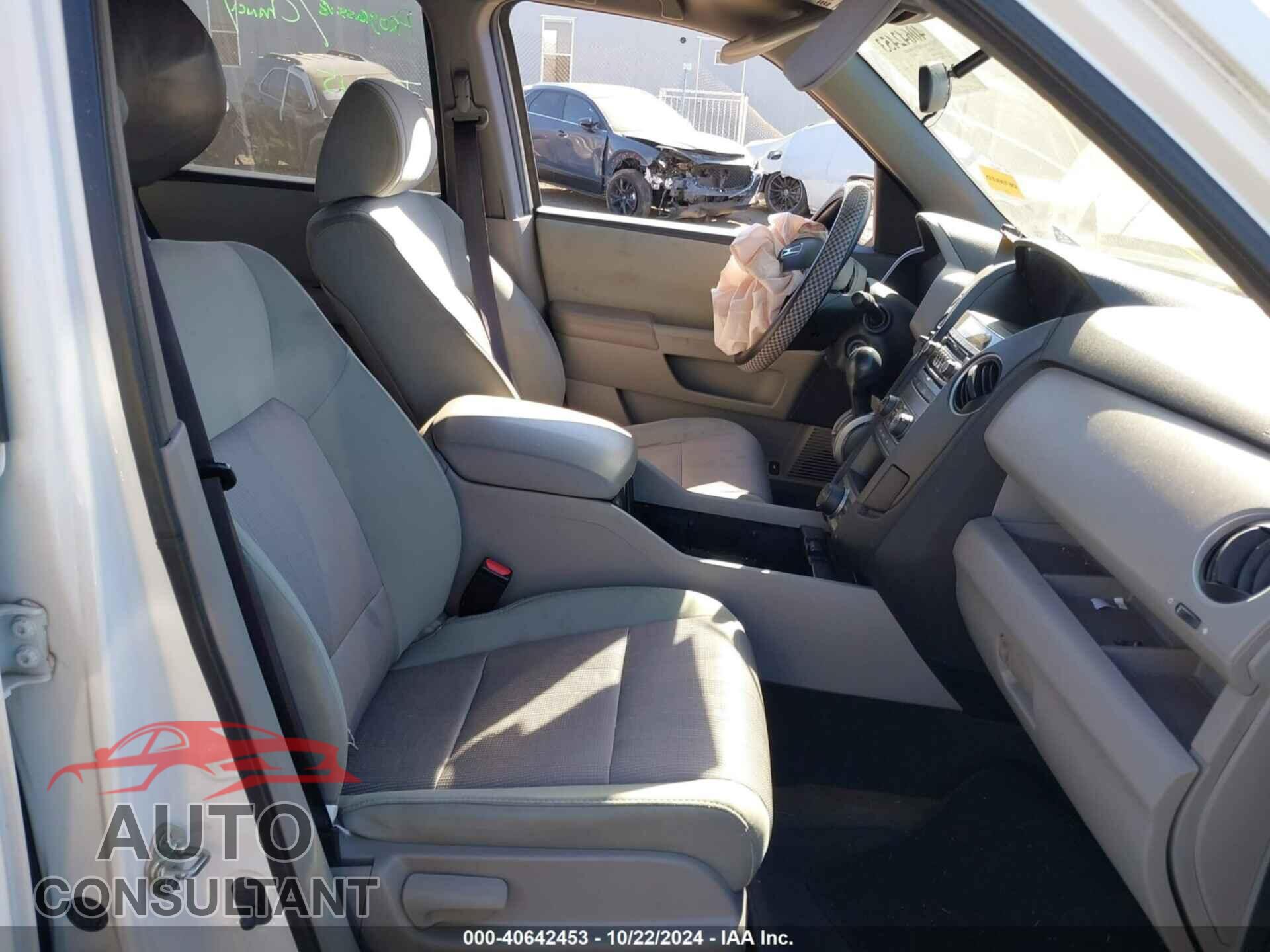 HONDA PILOT 2015 - 5FNYF3H30FB027789