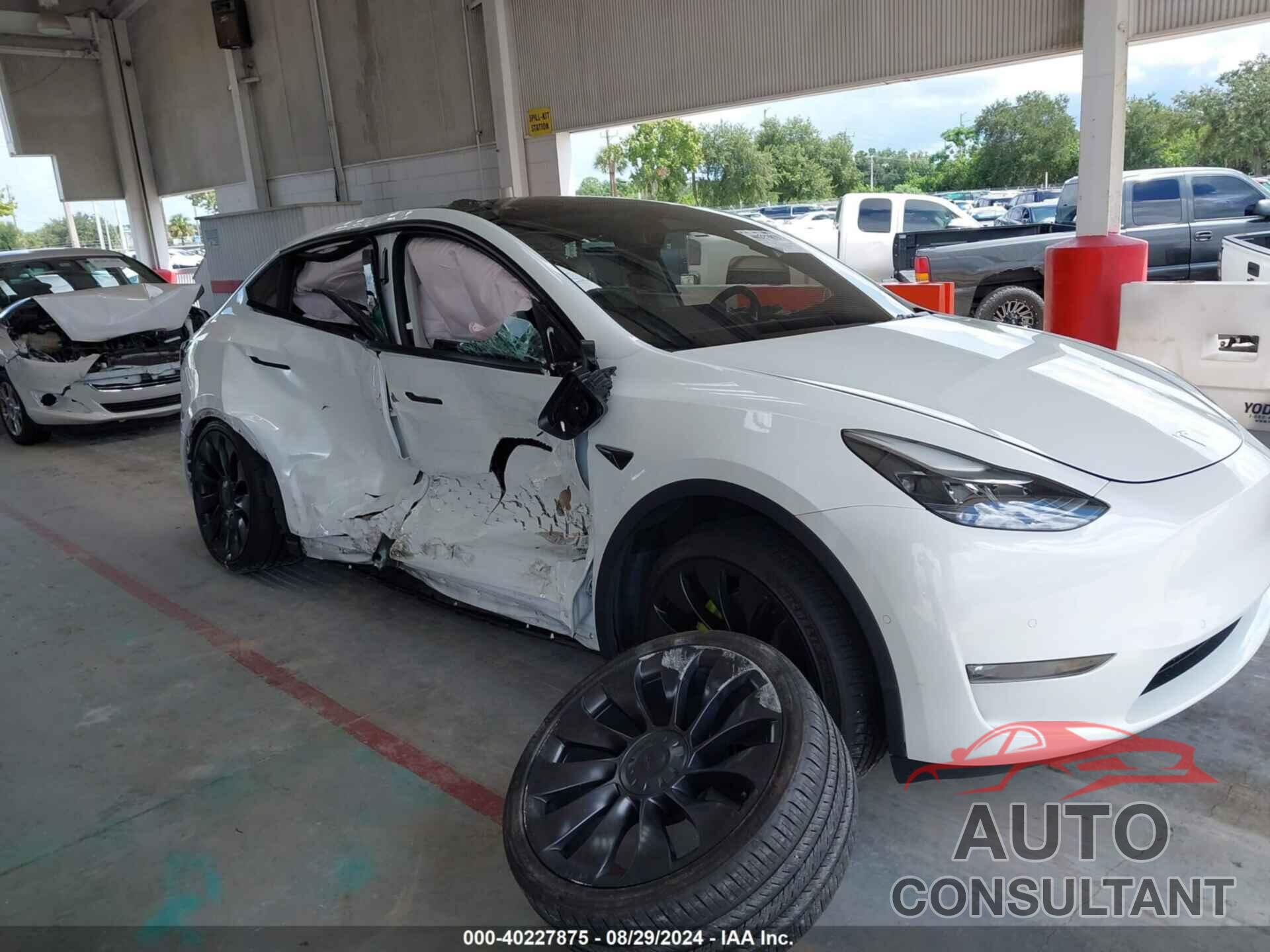 TESLA MODEL Y 2022 - 7SAYGDEF4NF456484