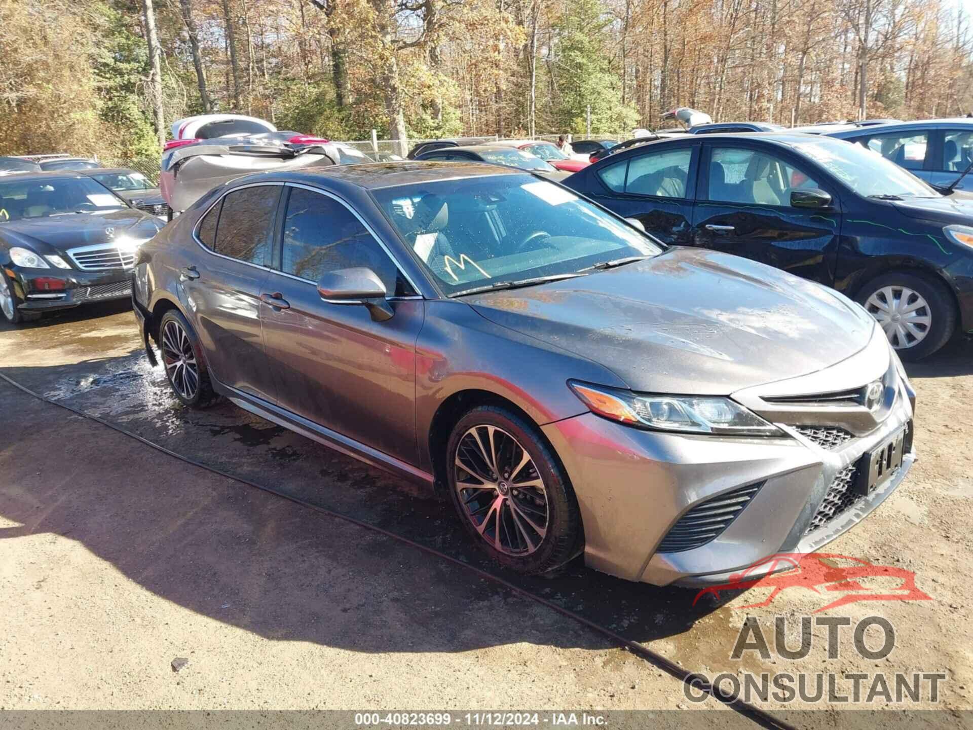 TOYOTA CAMRY 2018 - 4T1B11HK1JU555143