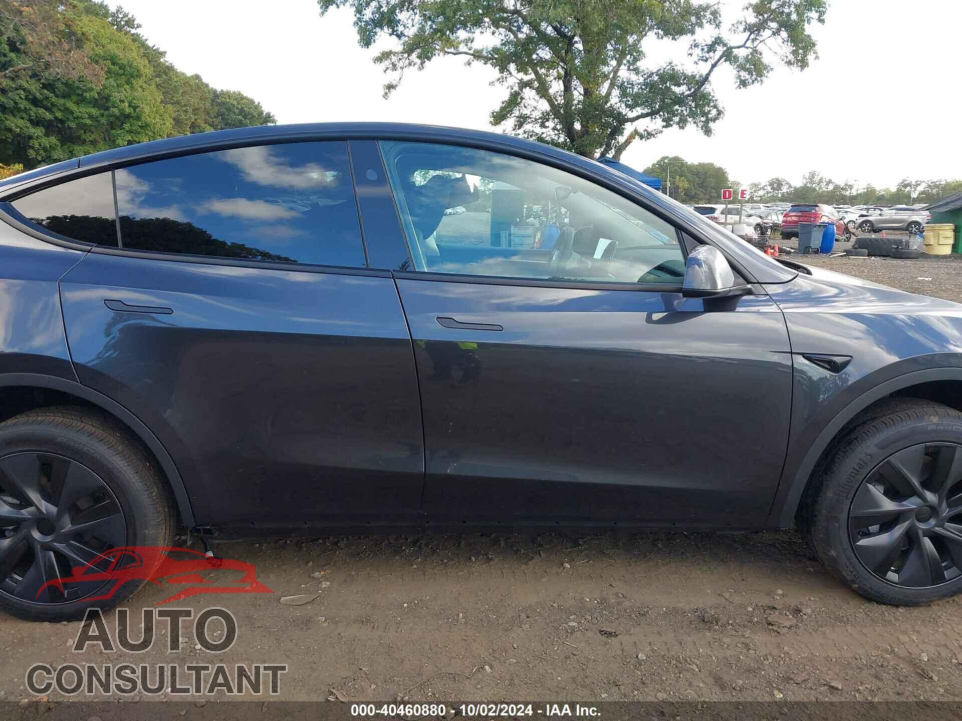 TESLA MODEL Y 2024 - 7SAYGDEE3RF152995