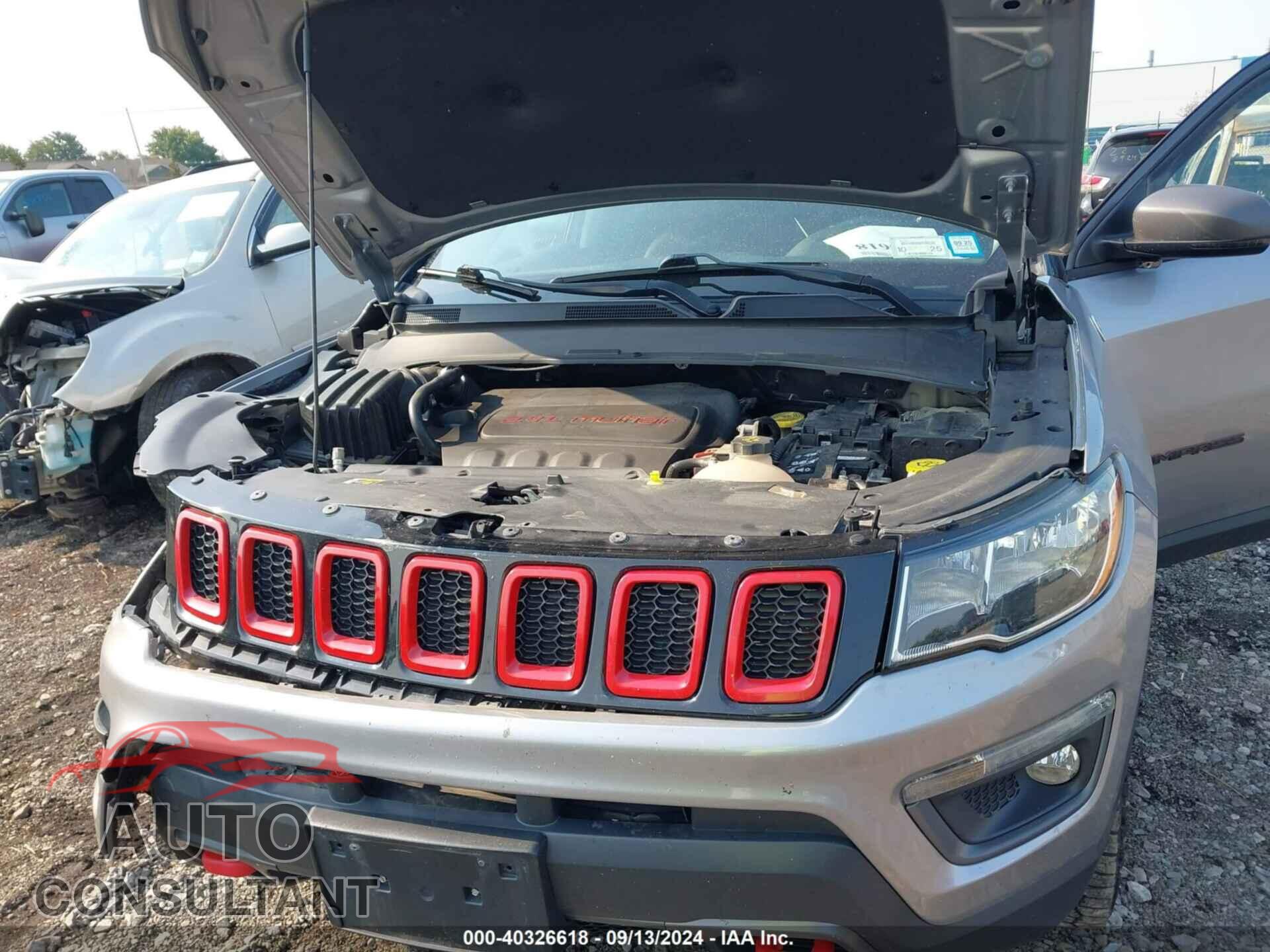 JEEP COMPASS 2018 - 3C4NJDDB7JT373644