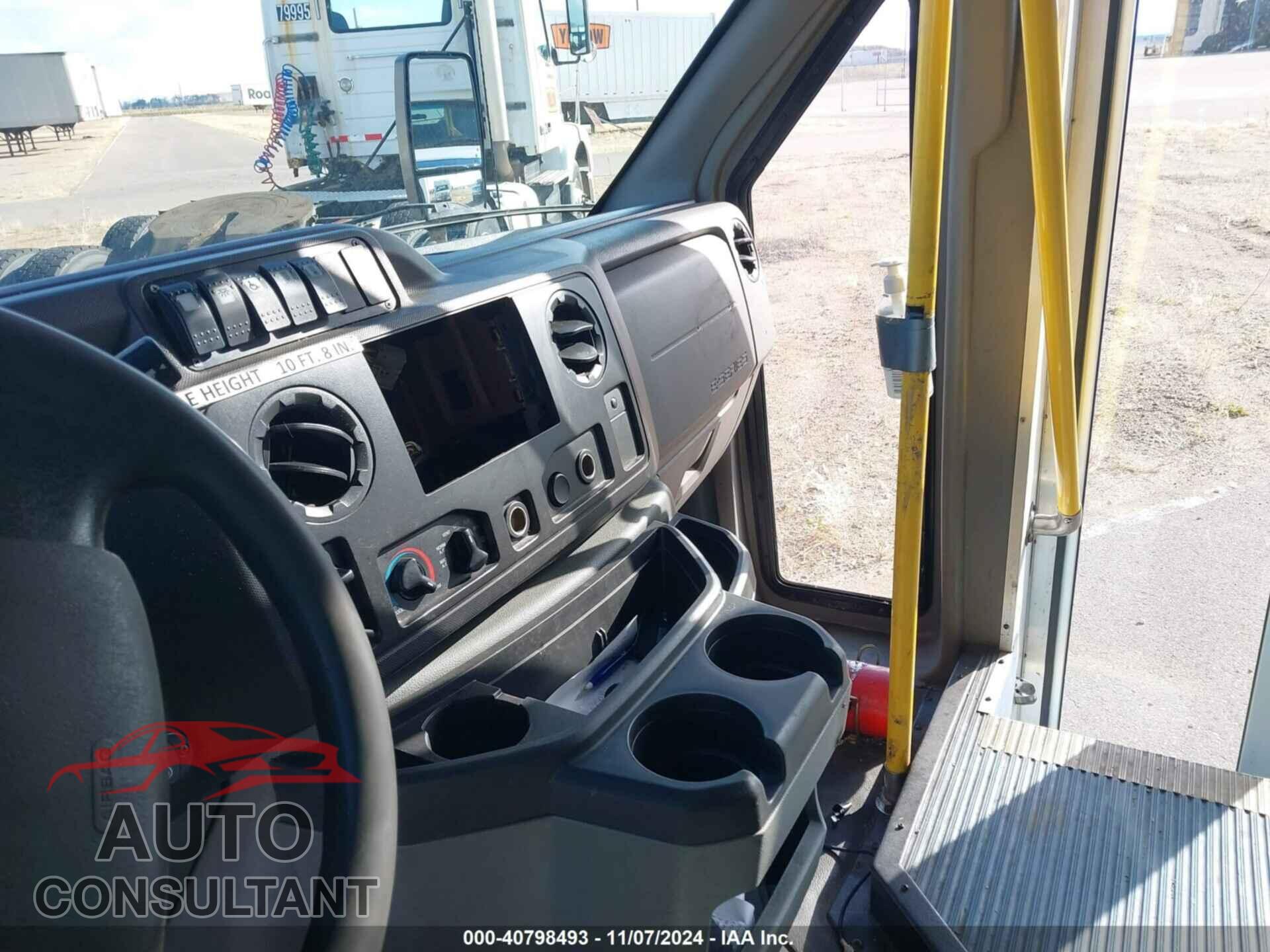 FORD E-450 CUTAWAY 2017 - 1FDFE4FS8HDC35368