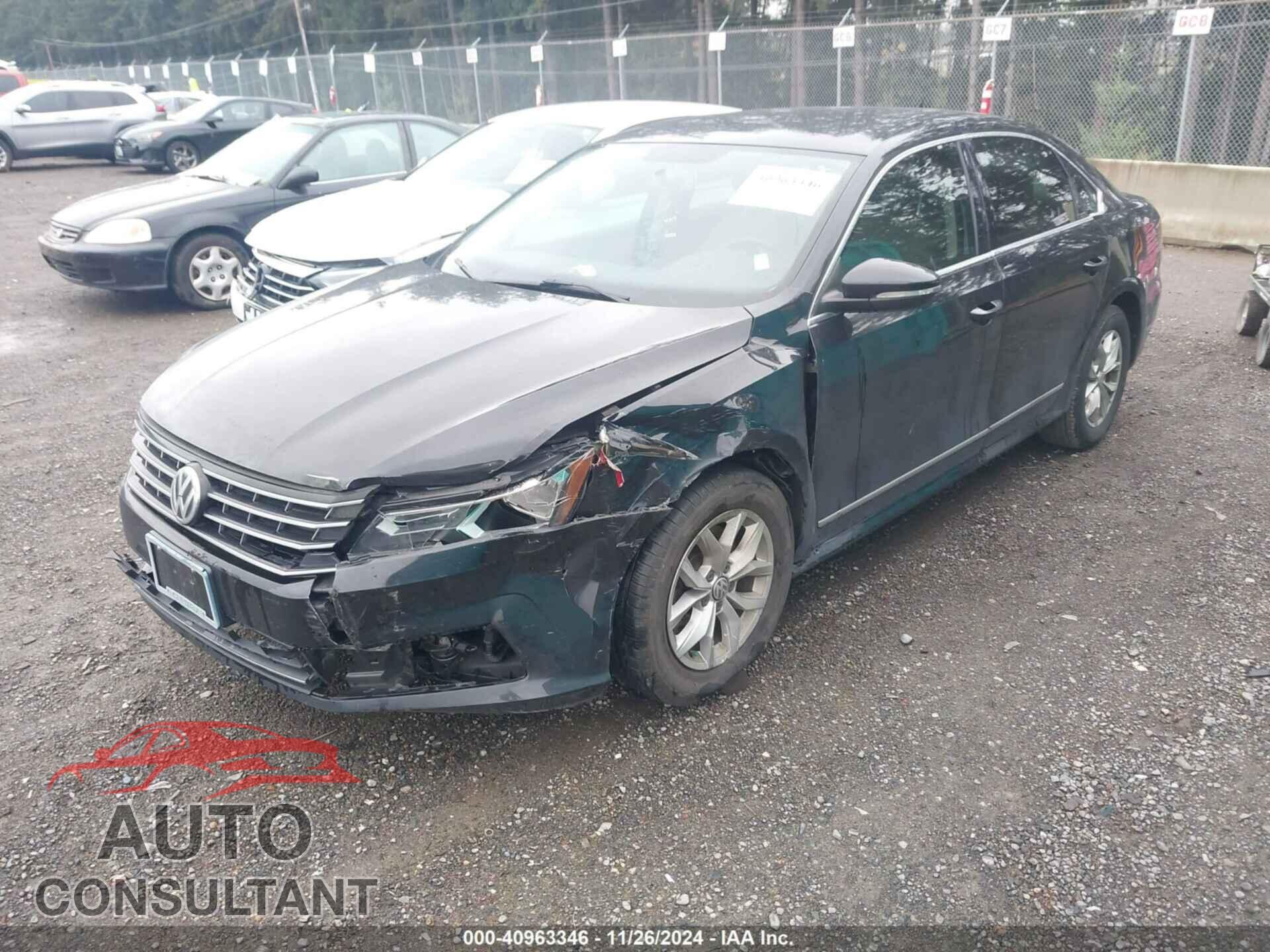 VOLKSWAGEN PASSAT 2017 - 1VWAT7A32HC007097