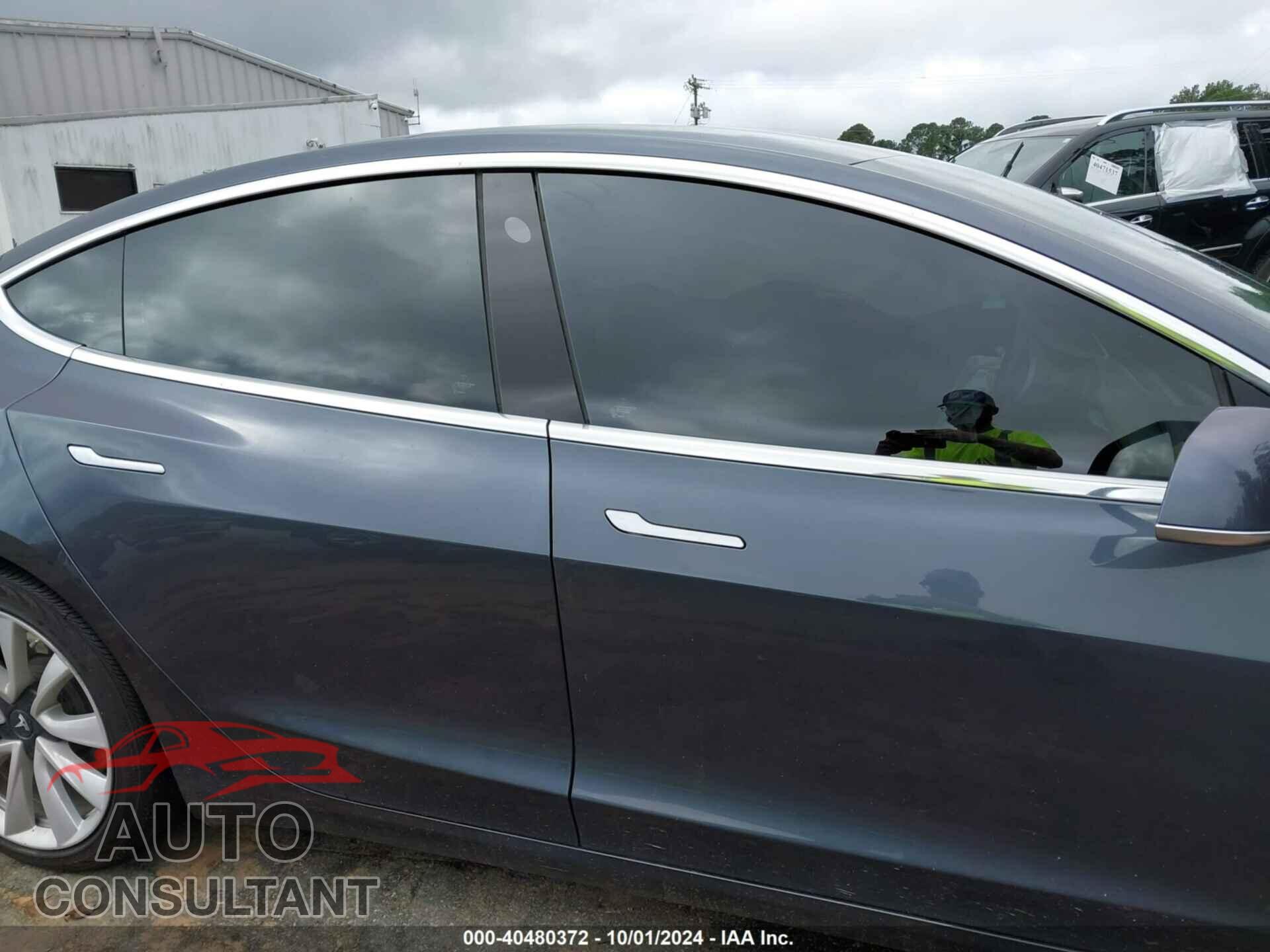TESLA MODEL 3 2018 - 5YJ3E1EA0JF031094