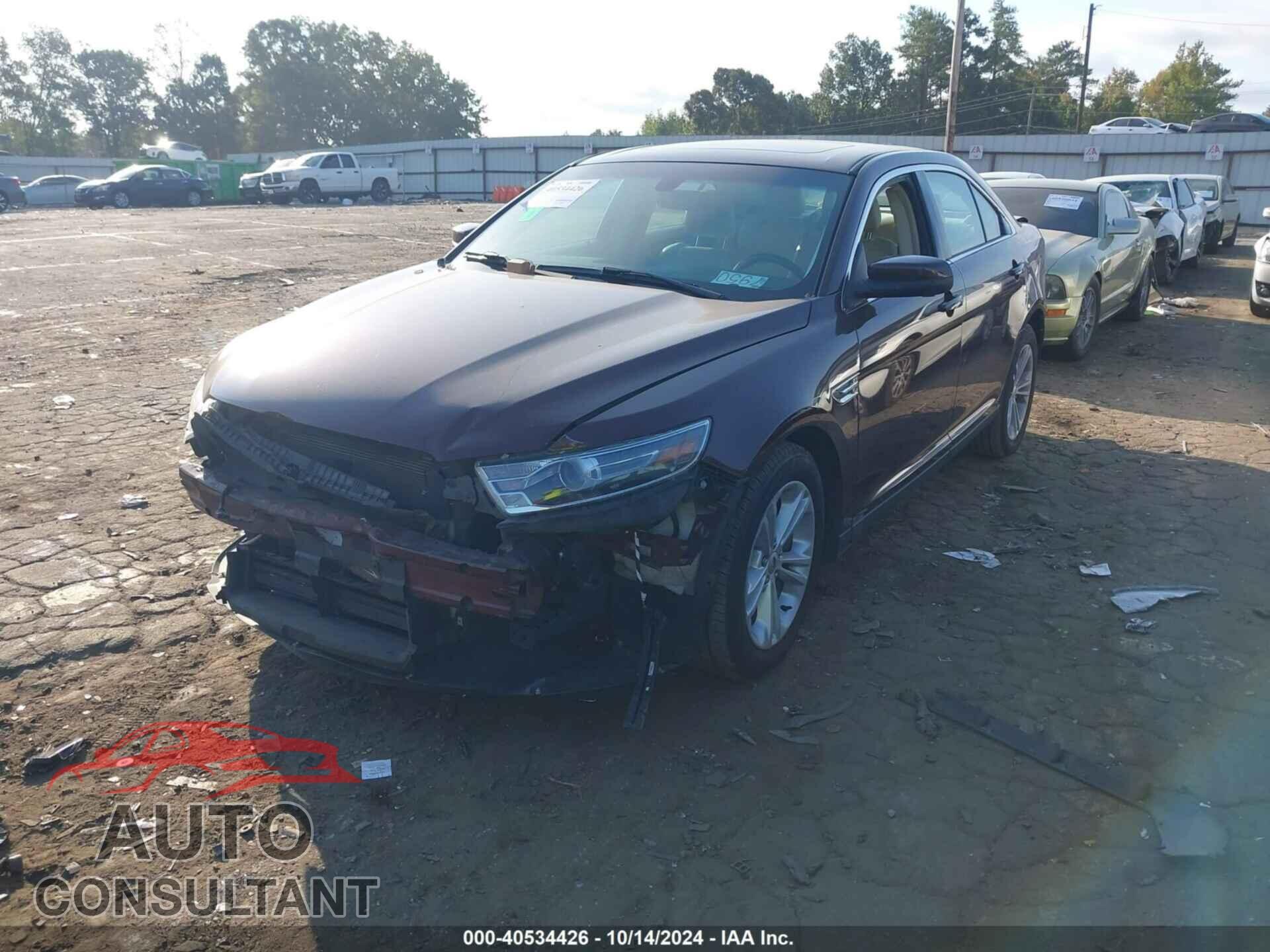 FORD TAURUS 2018 - 1FAHP2E87JG100958