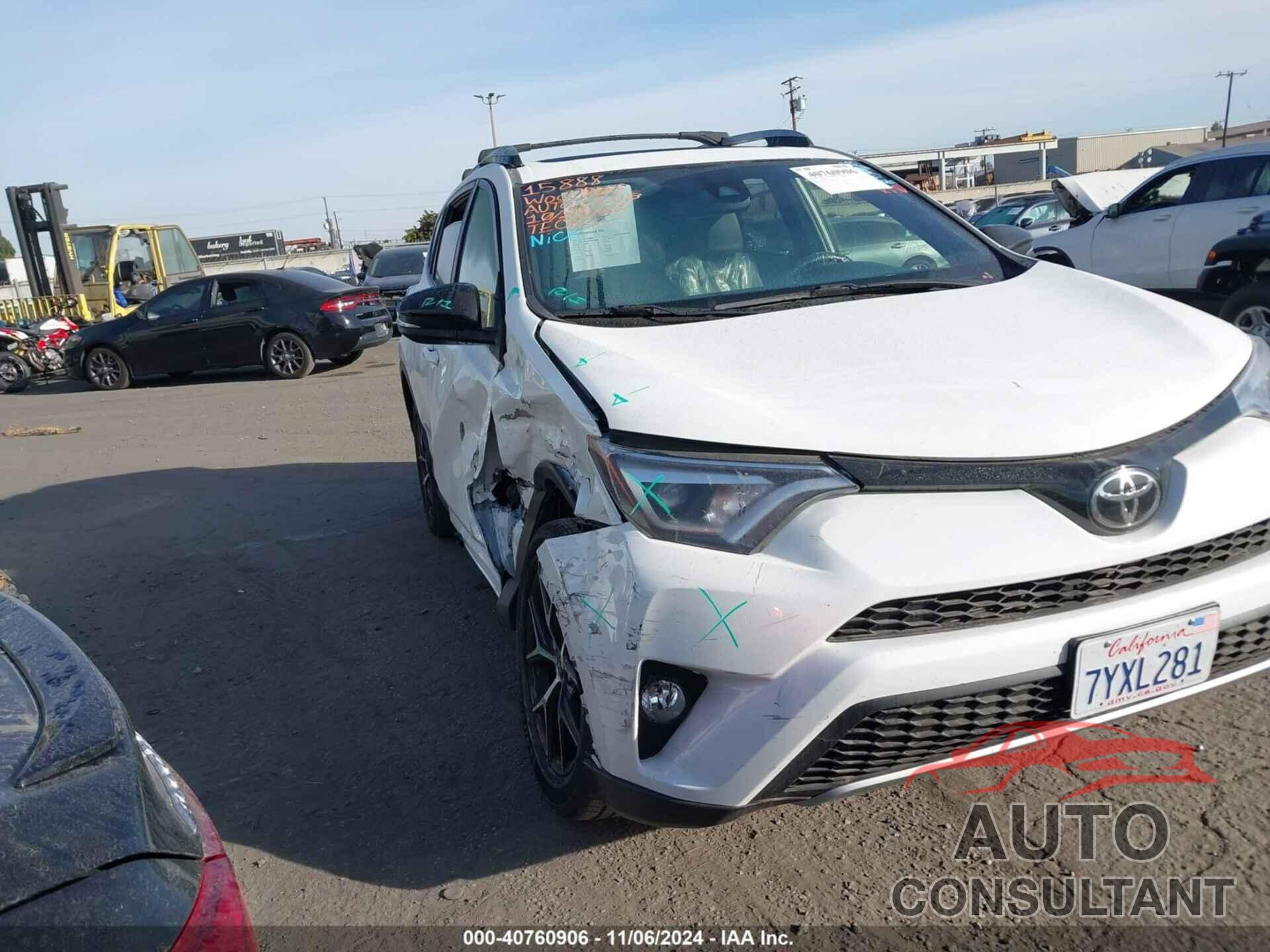 TOYOTA RAV4 2017 - JTMNFREV5HJ713480