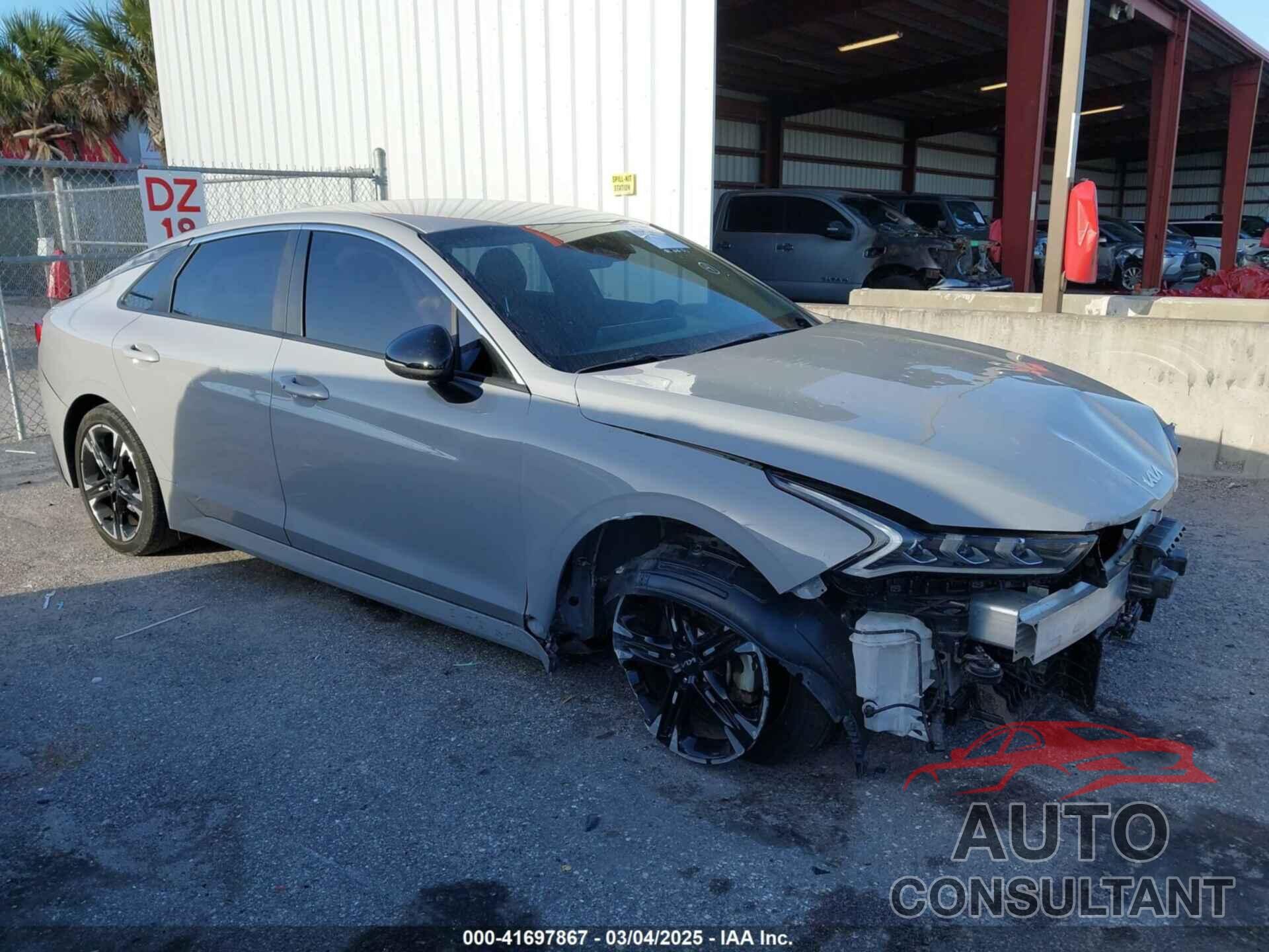 KIA K5 2023 - 5XXG64J29PG215471