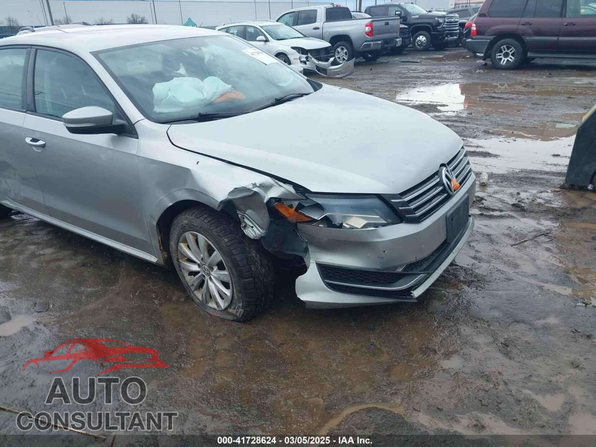 VOLKSWAGEN PASSAT 2013 - 1VWAP7A32DC070828