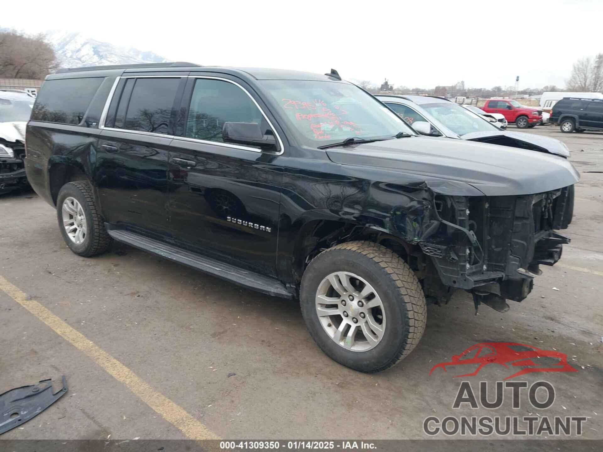 CHEVROLET SUBURBAN 2019 - 1GNSKHKC0KR159583