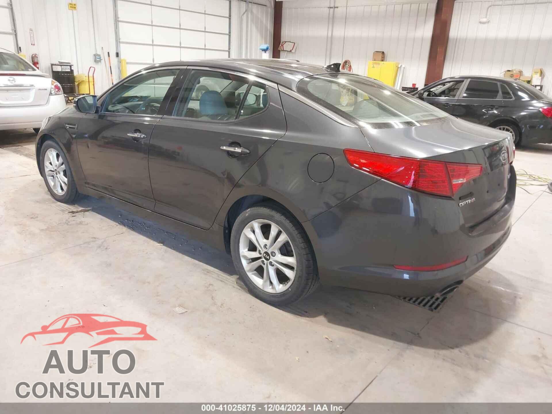 KIA OPTIMA 2011 - KNAGN4A75B5128076