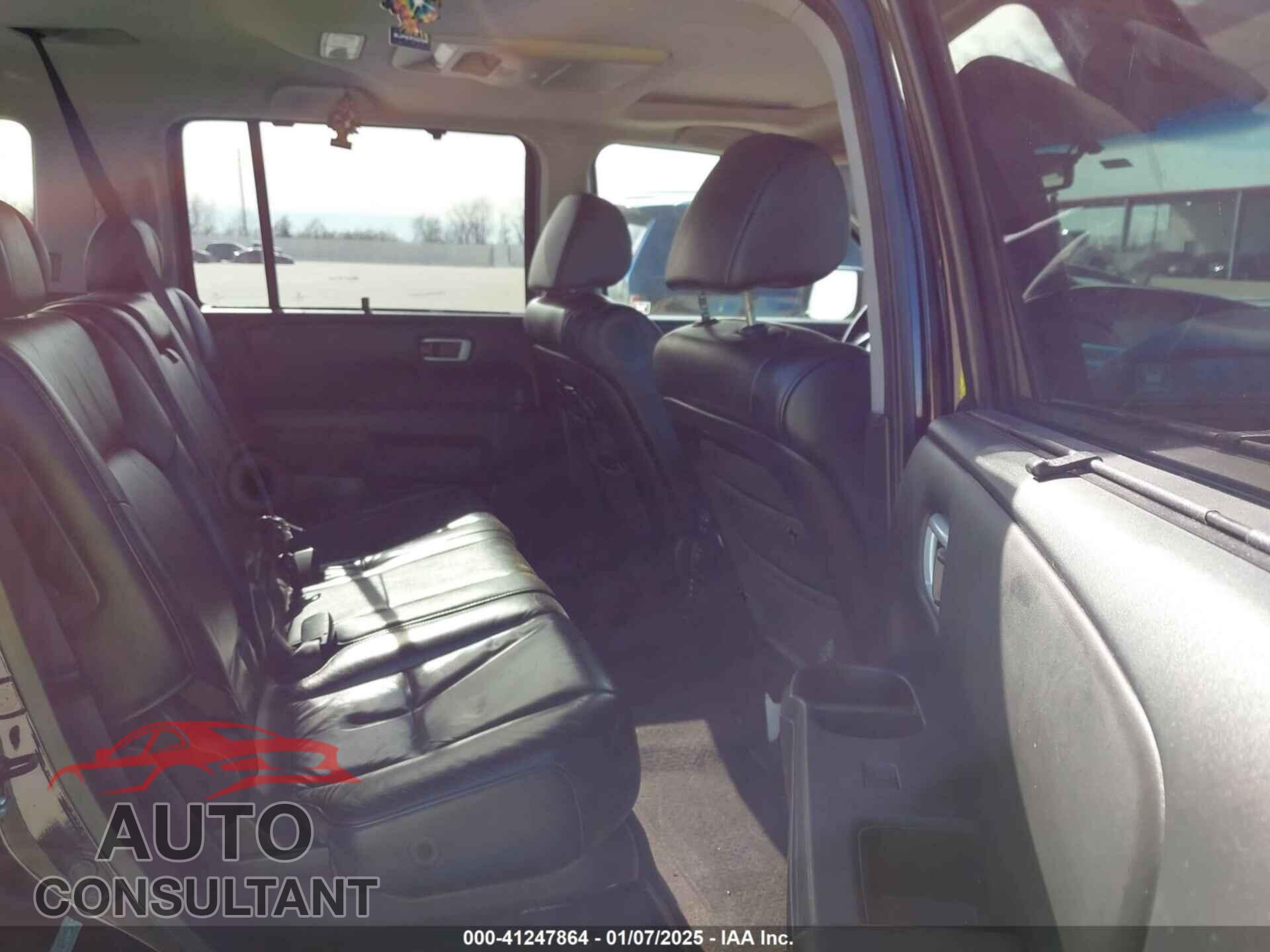 HONDA PILOT 2011 - 5FNYF3H94BB027356