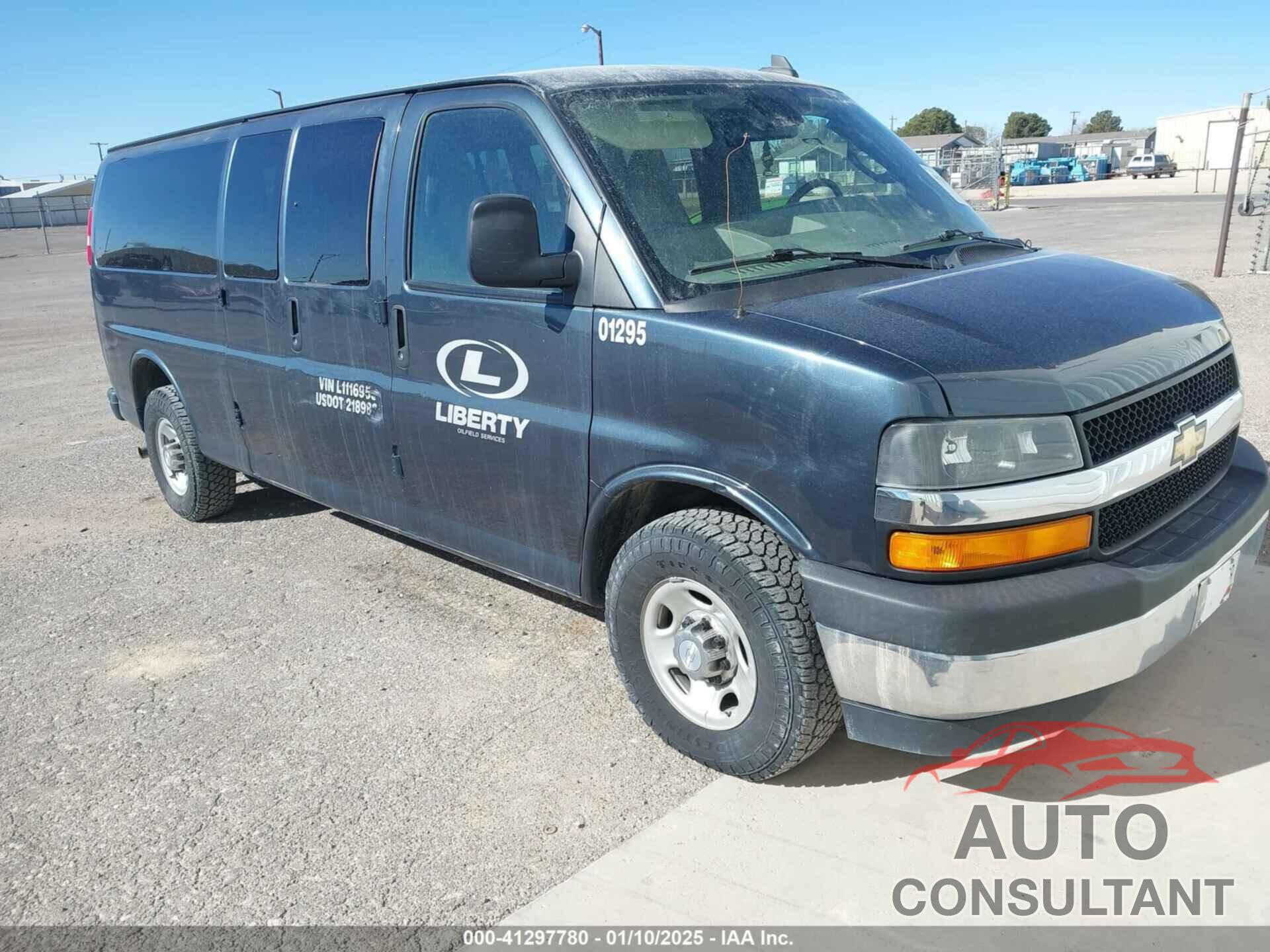 CHEVROLET EXPRESS PASSENGER 2020 - 1GAZGPFG4L1116955