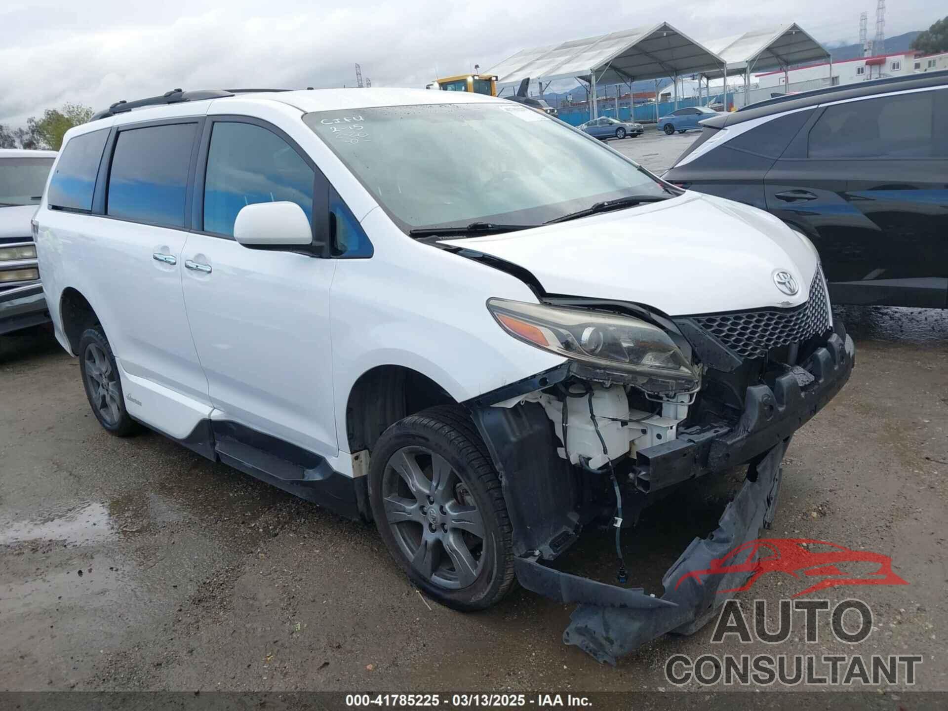 TOYOTA SIENNA 2017 - 5TDXZ3DCXHS770659