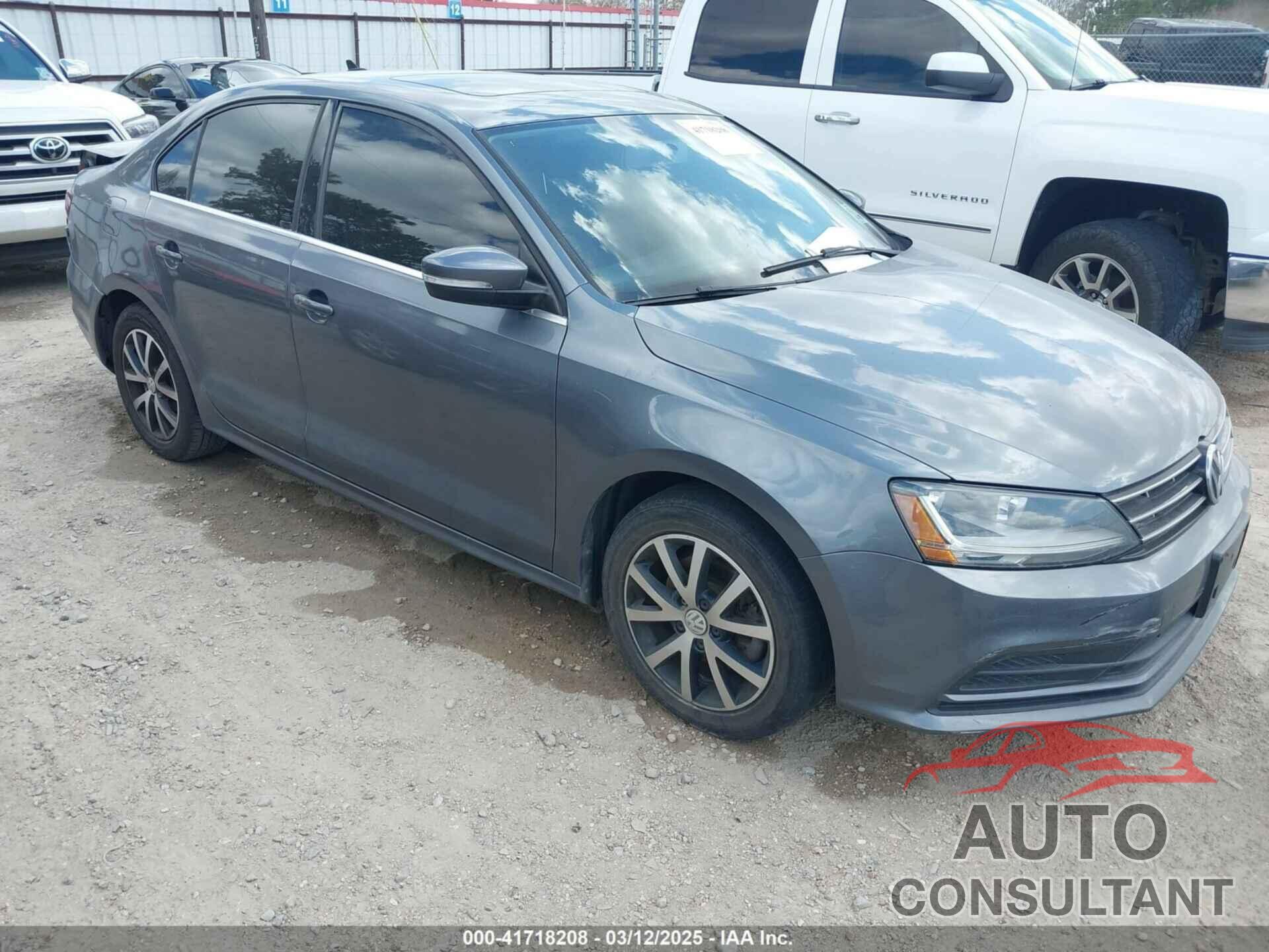 VOLKSWAGEN JETTA 2018 - 3VWDB7AJ9JM215013