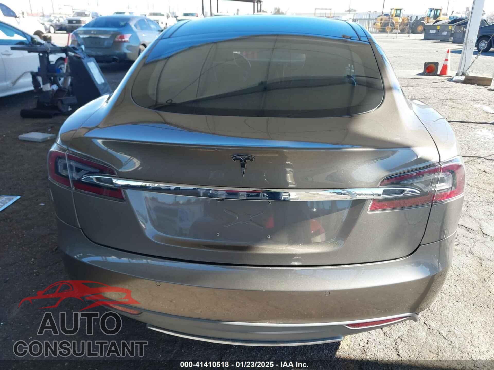 TESLA MODEL S 2015 - 5YJSA1E28FF120273