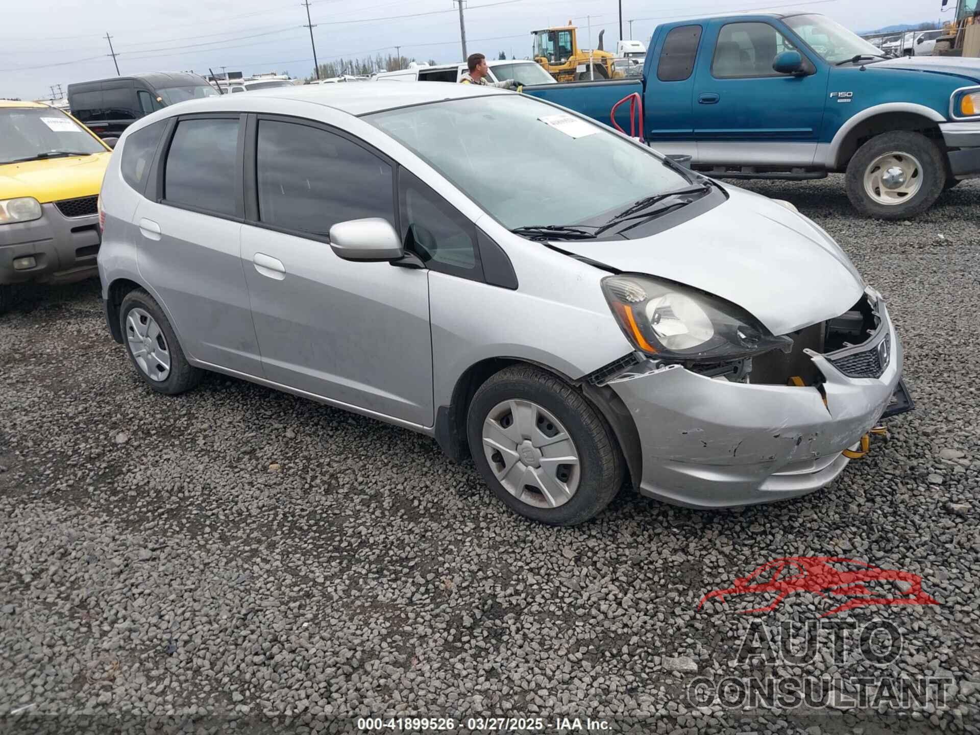 HONDA FIT 2013 - JHMGE8H37DC068392