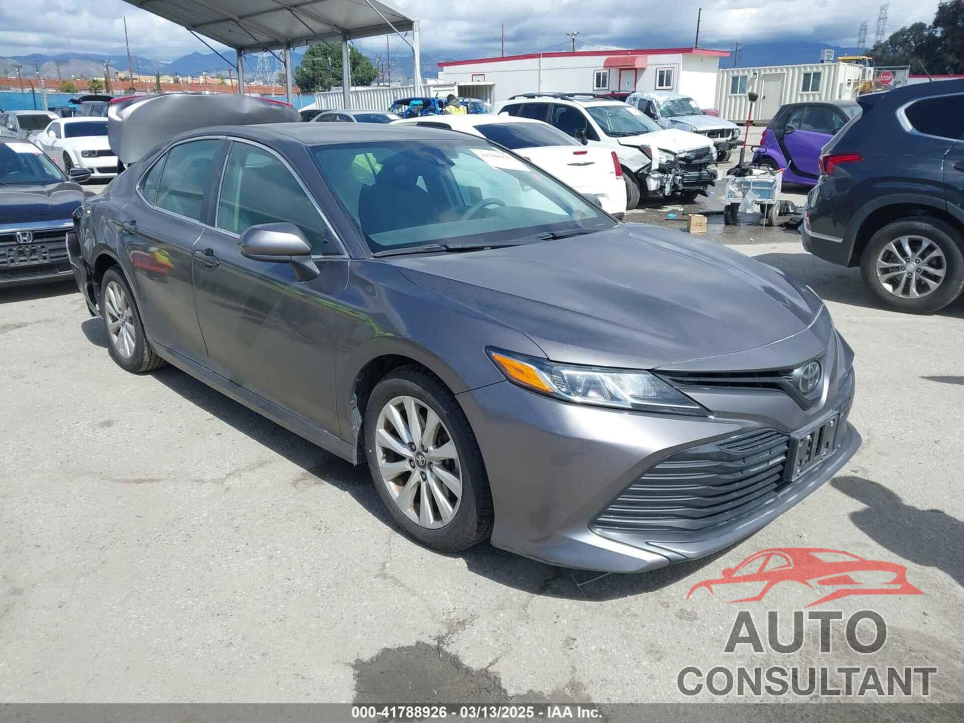 TOYOTA CAMRY 2019 - 4T1B11HK1KU717418