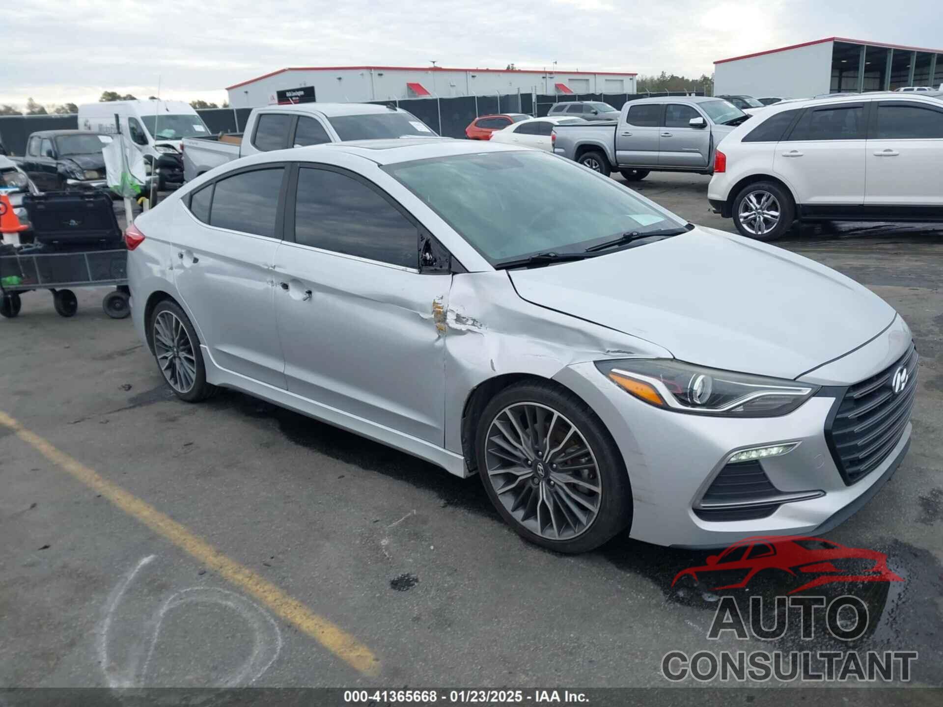 HYUNDAI ELANTRA 2018 - KMHD04LB8JU571778