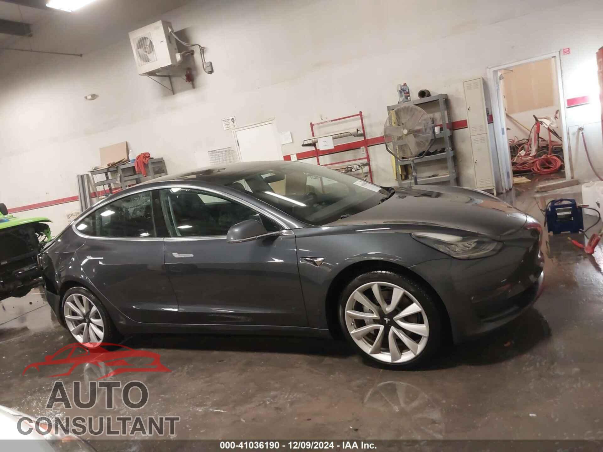 TESLA MODEL 3 2018 - 5YJ3E1EA2JF052853