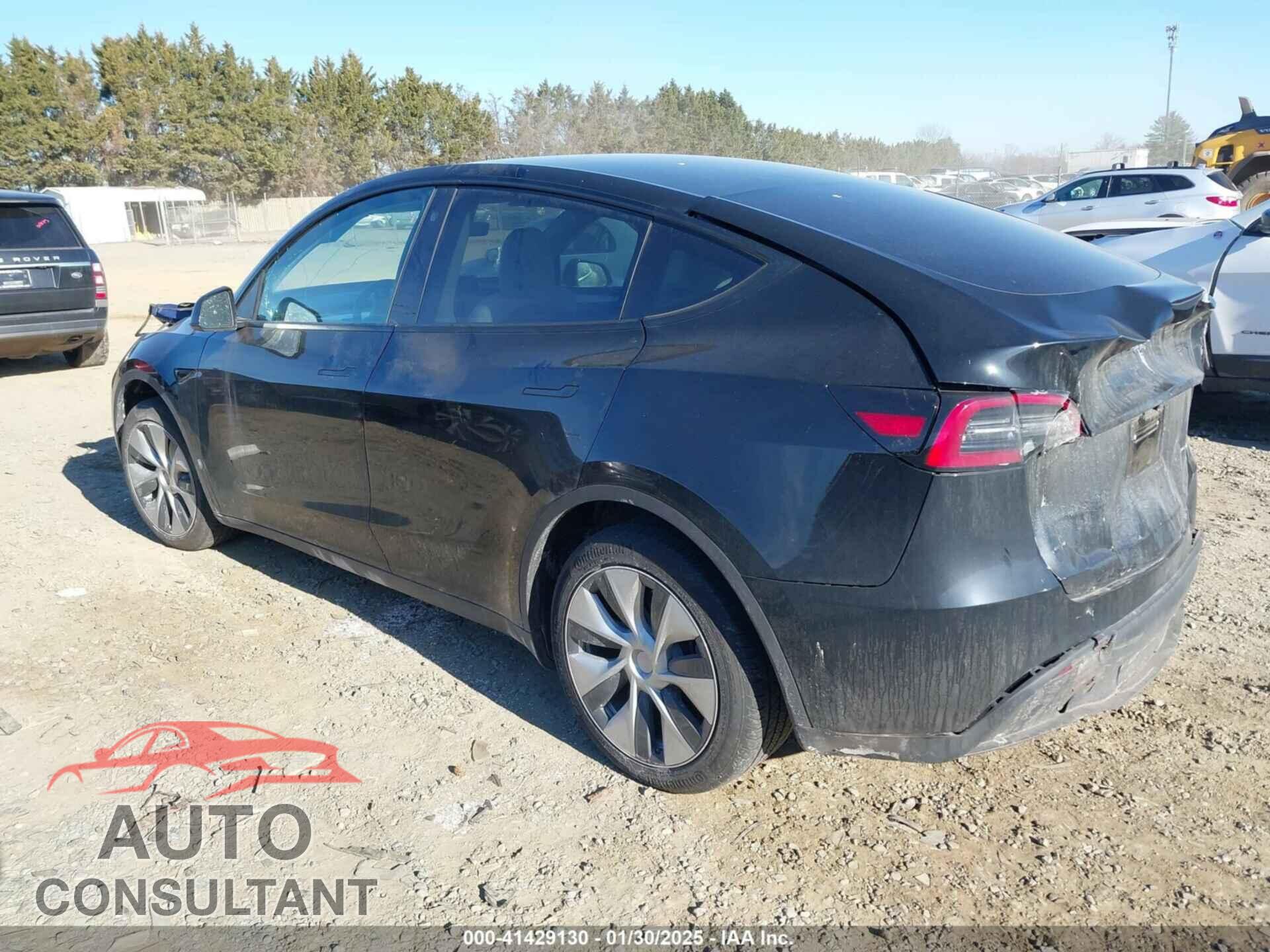 TESLA MODEL Y 2023 - 7SAYGAEE0PF646470