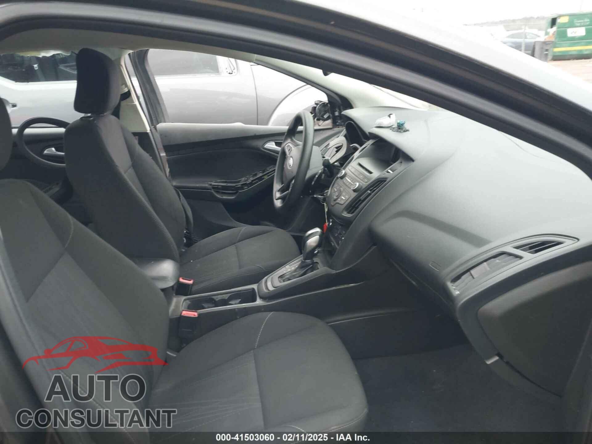 FORD FOCUS 2015 - 1FADP3F21FL374735