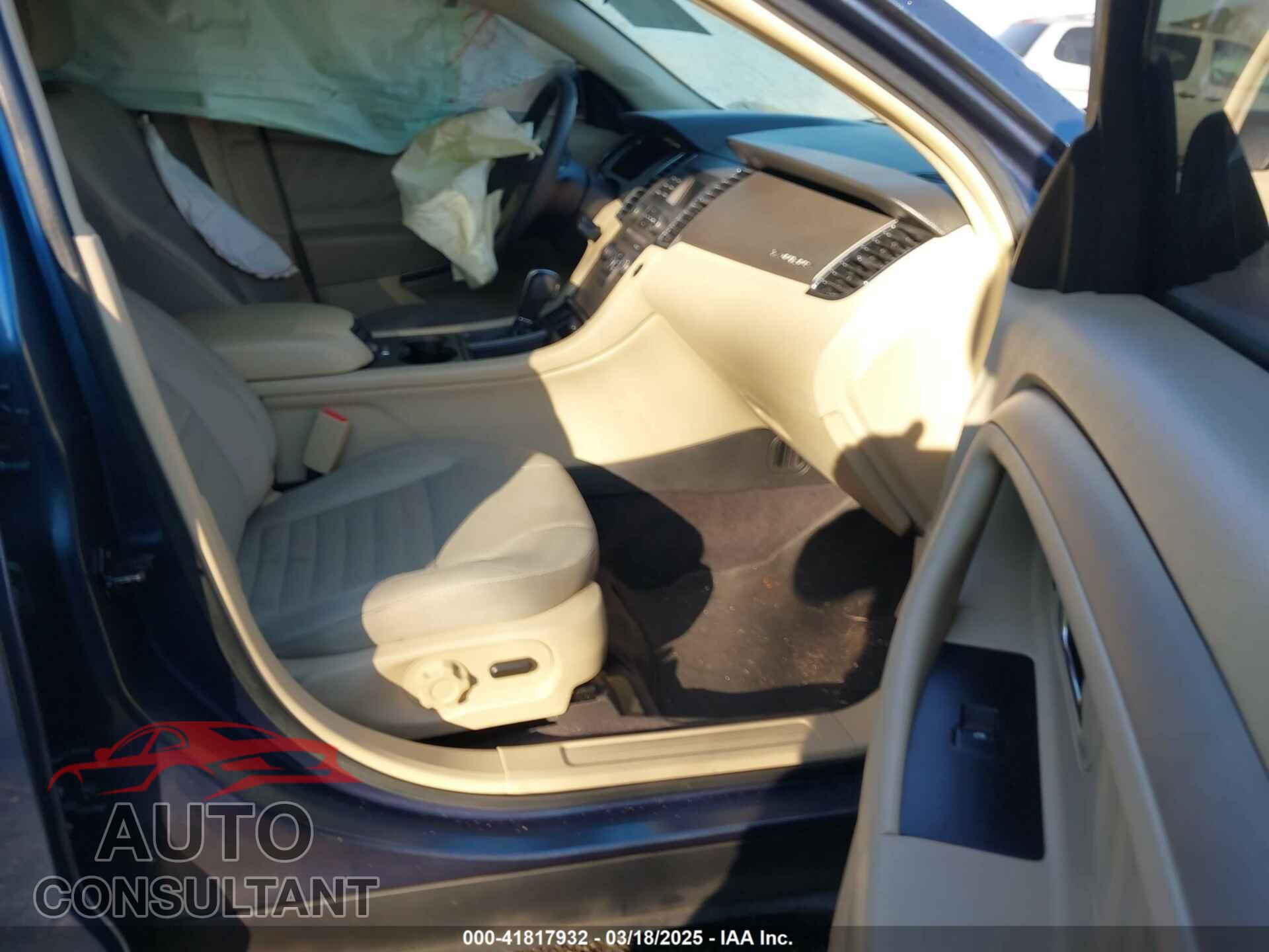 FORD TAURUS 2018 - 1FAHP2D83JG112297