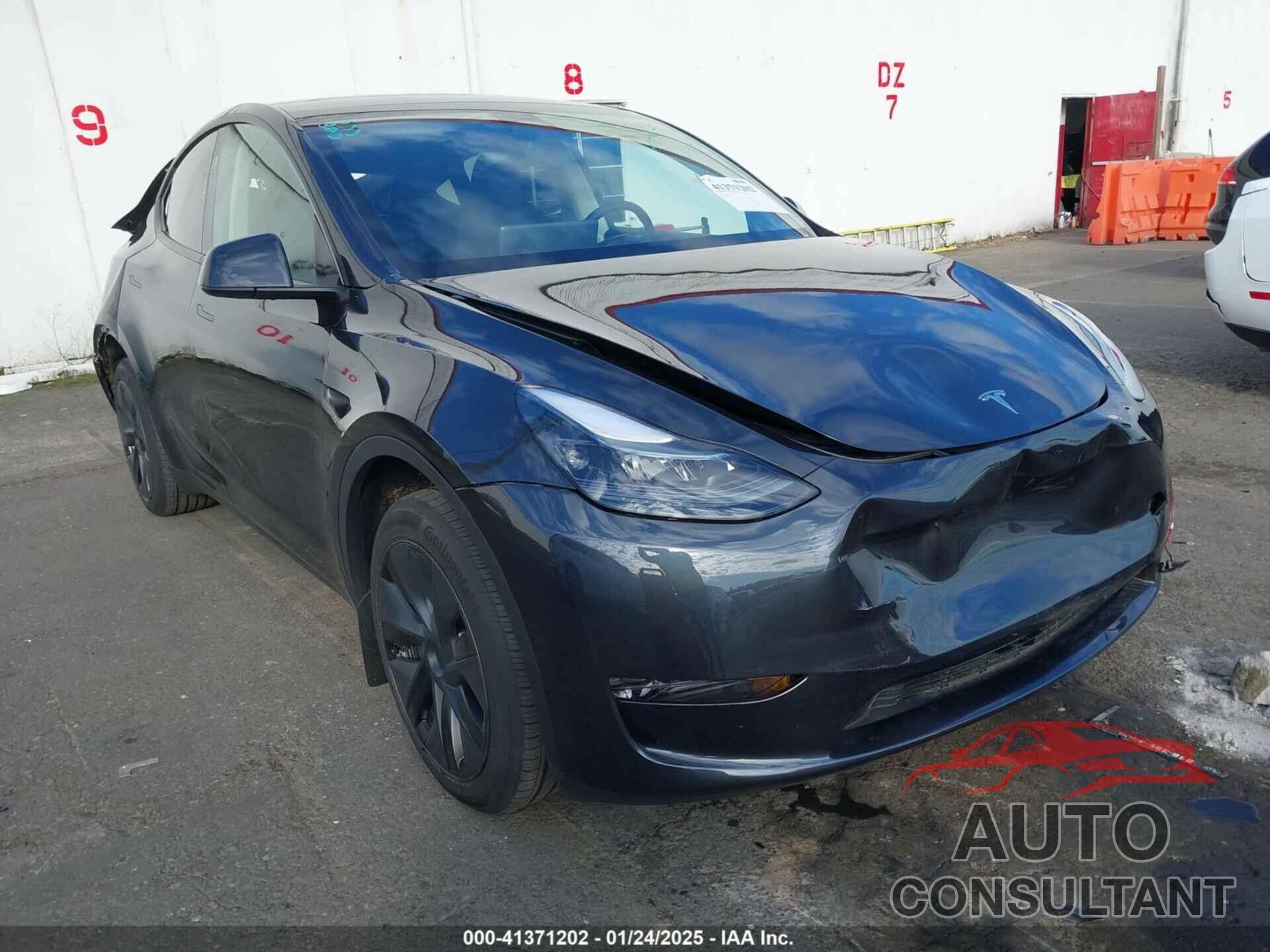 TESLA MODEL Y 2025 - 7SAYGDEE4SF216533