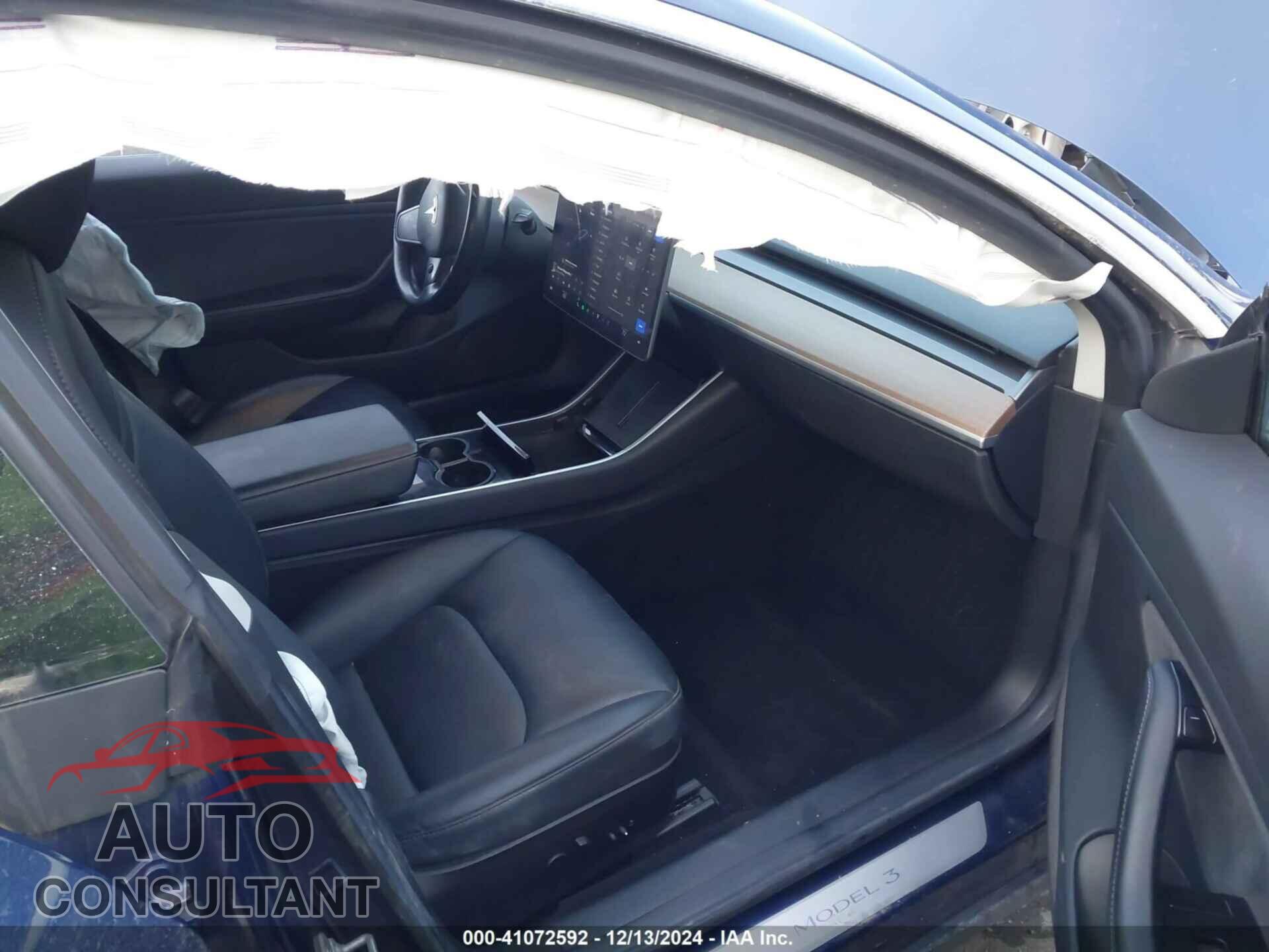 TESLA MODEL 3 2018 - 5YJ3E1EA5JF027056