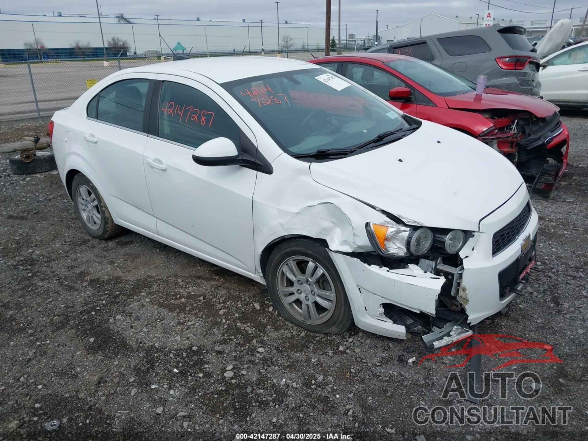 CHEVROLET SONIC 2015 - 1G1JC5SH2F4105547