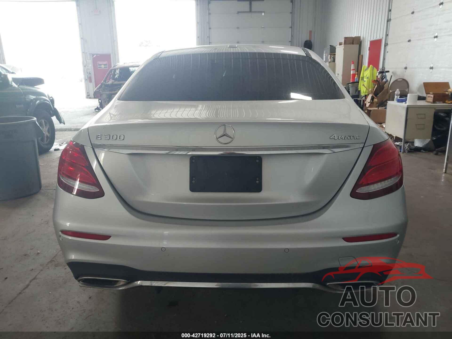 MERCEDES-BENZ E 300 2017 - WDDZF4KB1HA081629