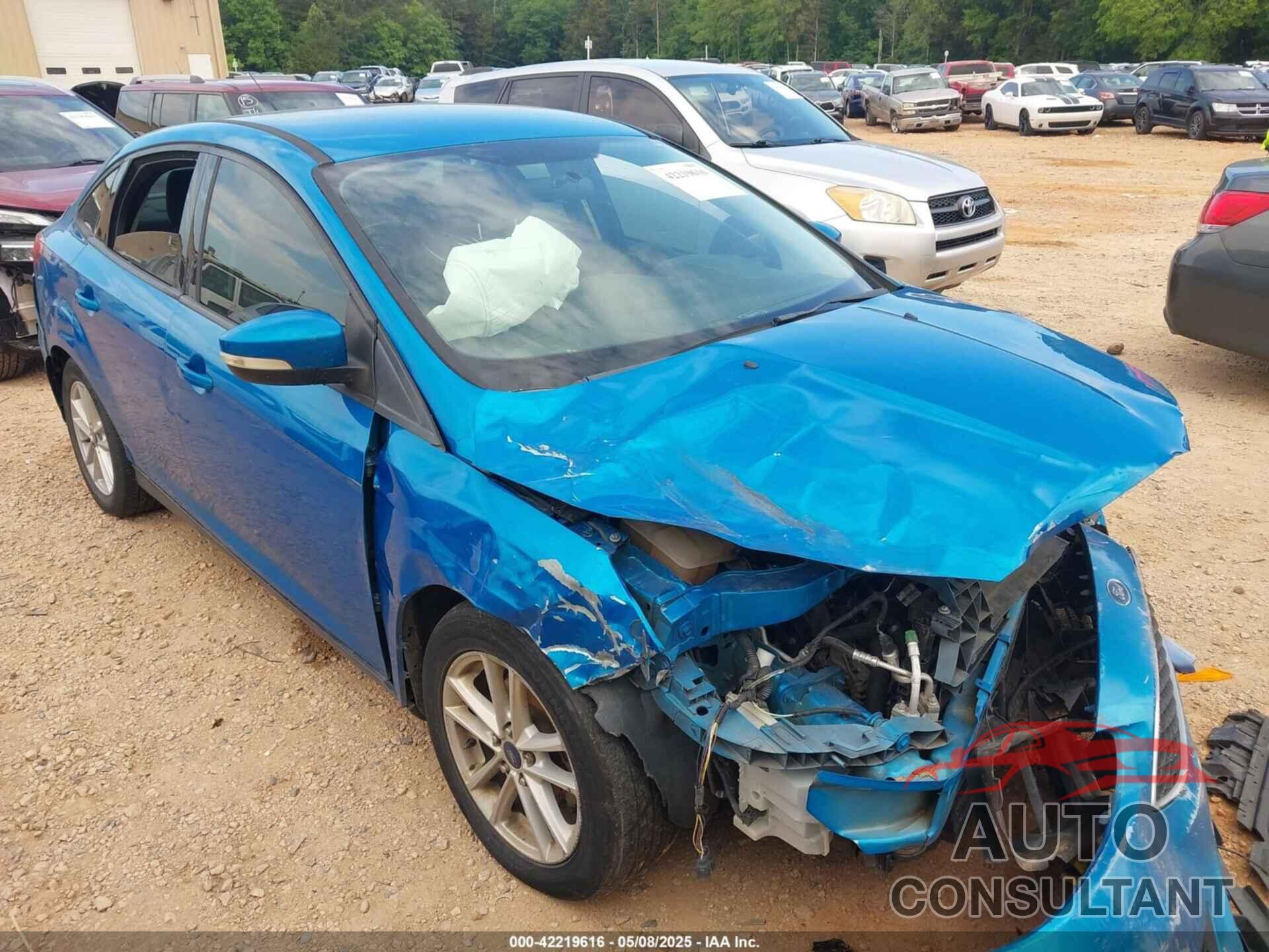FORD FOCUS 2017 - 1FADP3F23HL220837