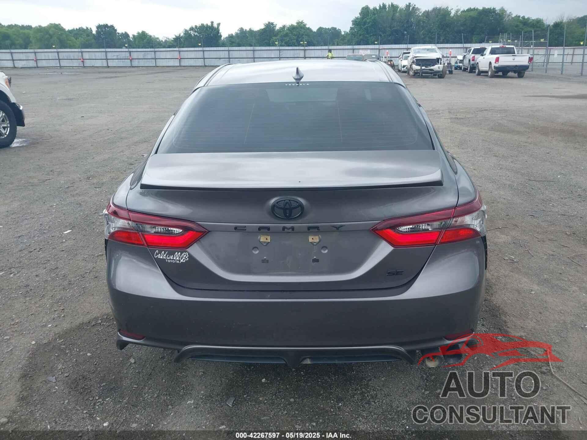 TOYOTA CAMRY 2023 - 4T1G11AK8PU798523
