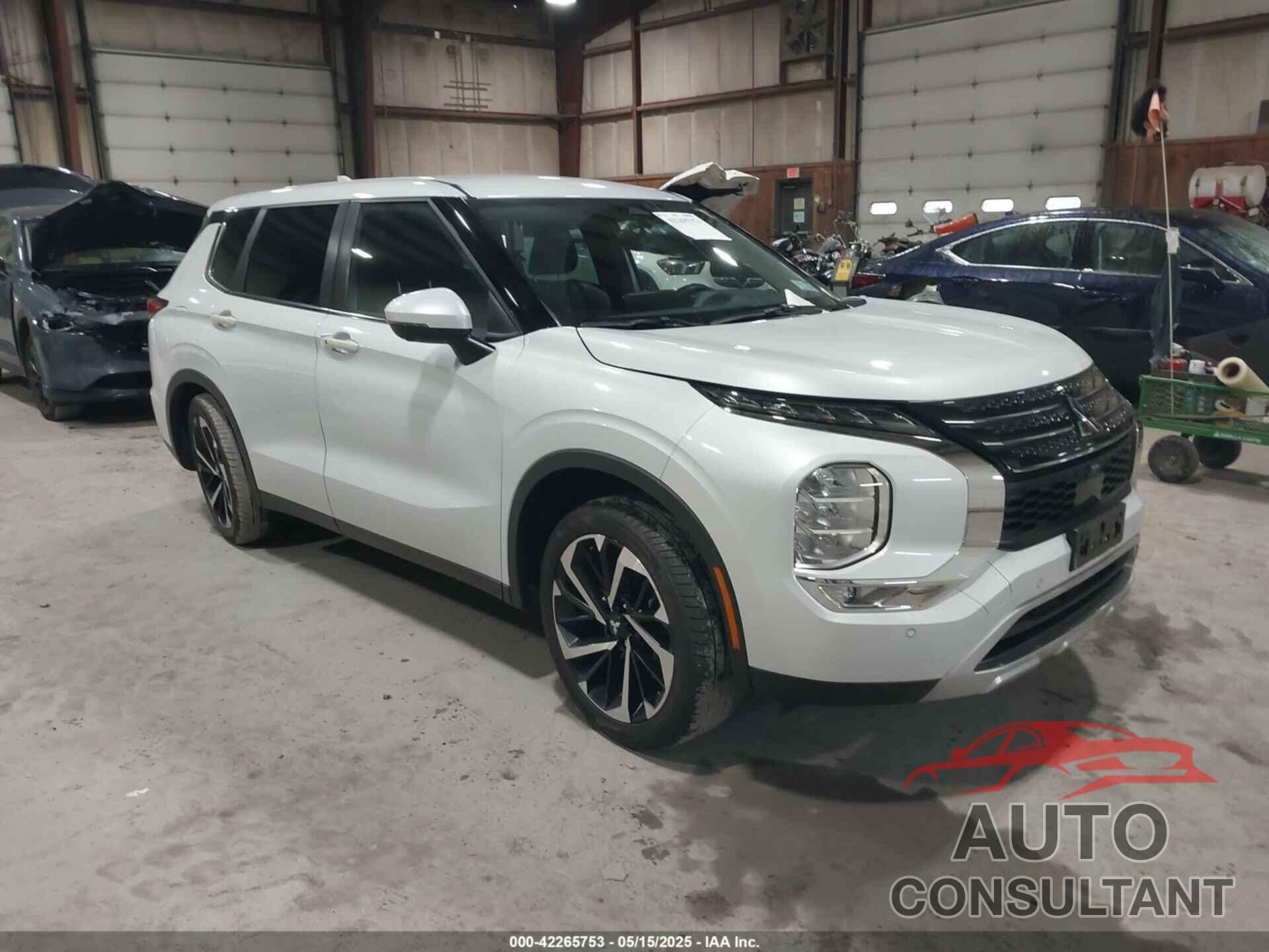 MITSUBISHI OUTLANDER 2022 - JA4J3UA84NZ062456